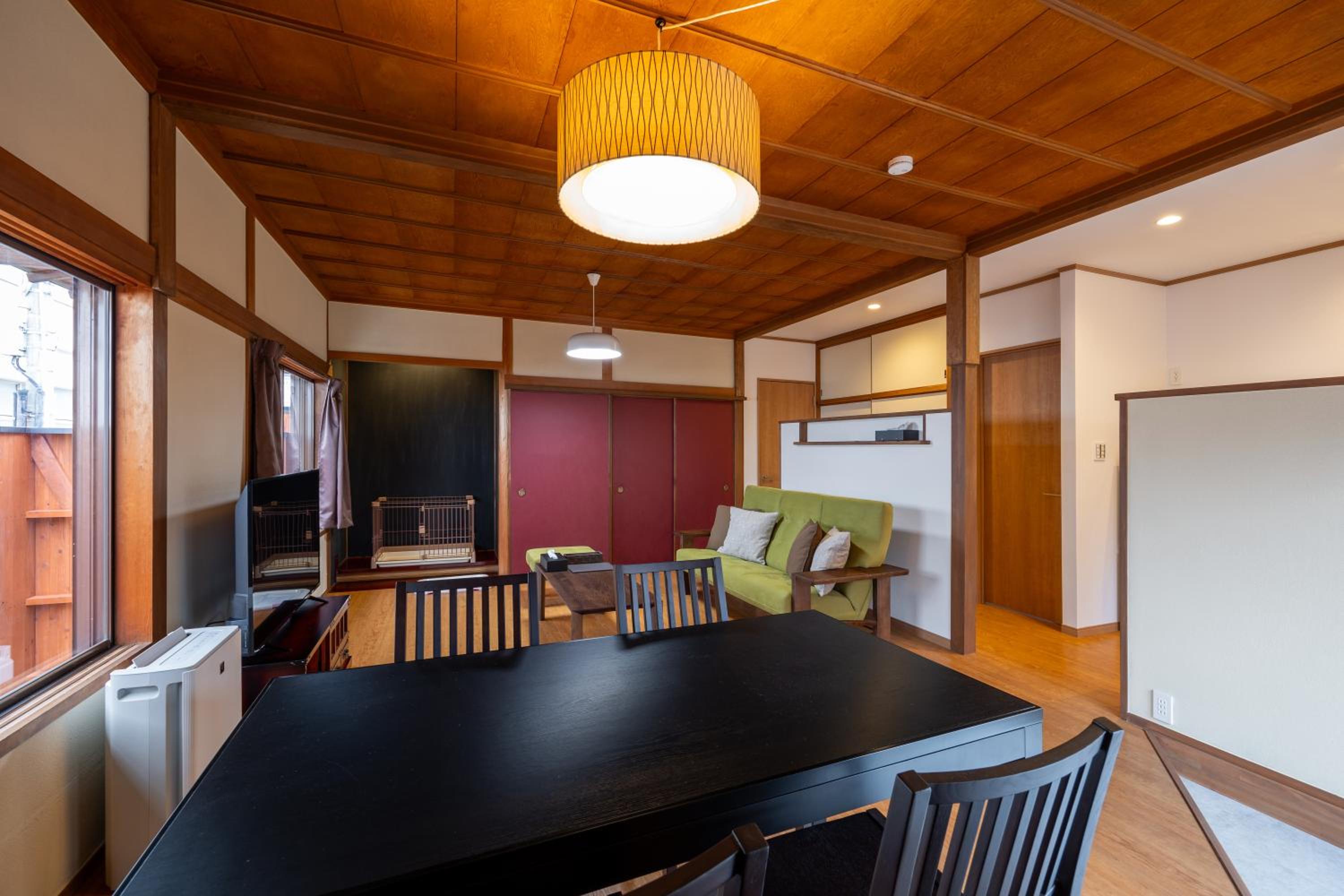 Family Room - Photo 10