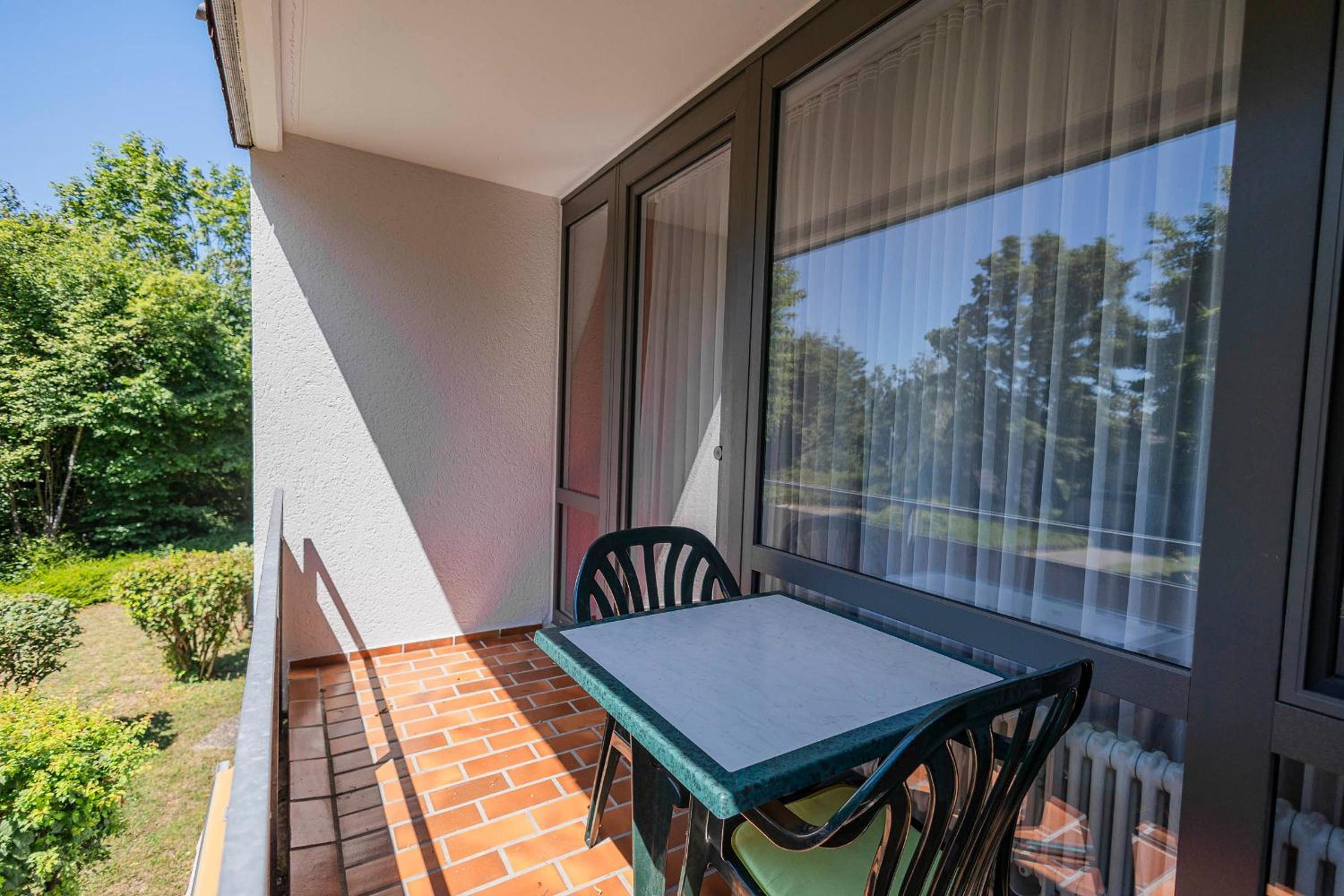 Apartment with Balcony photo 3