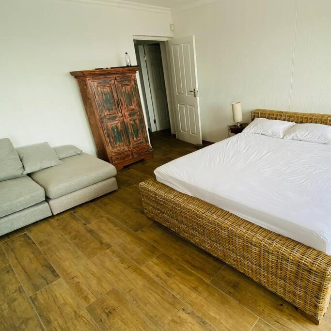 Three-Bedroom House photo 2