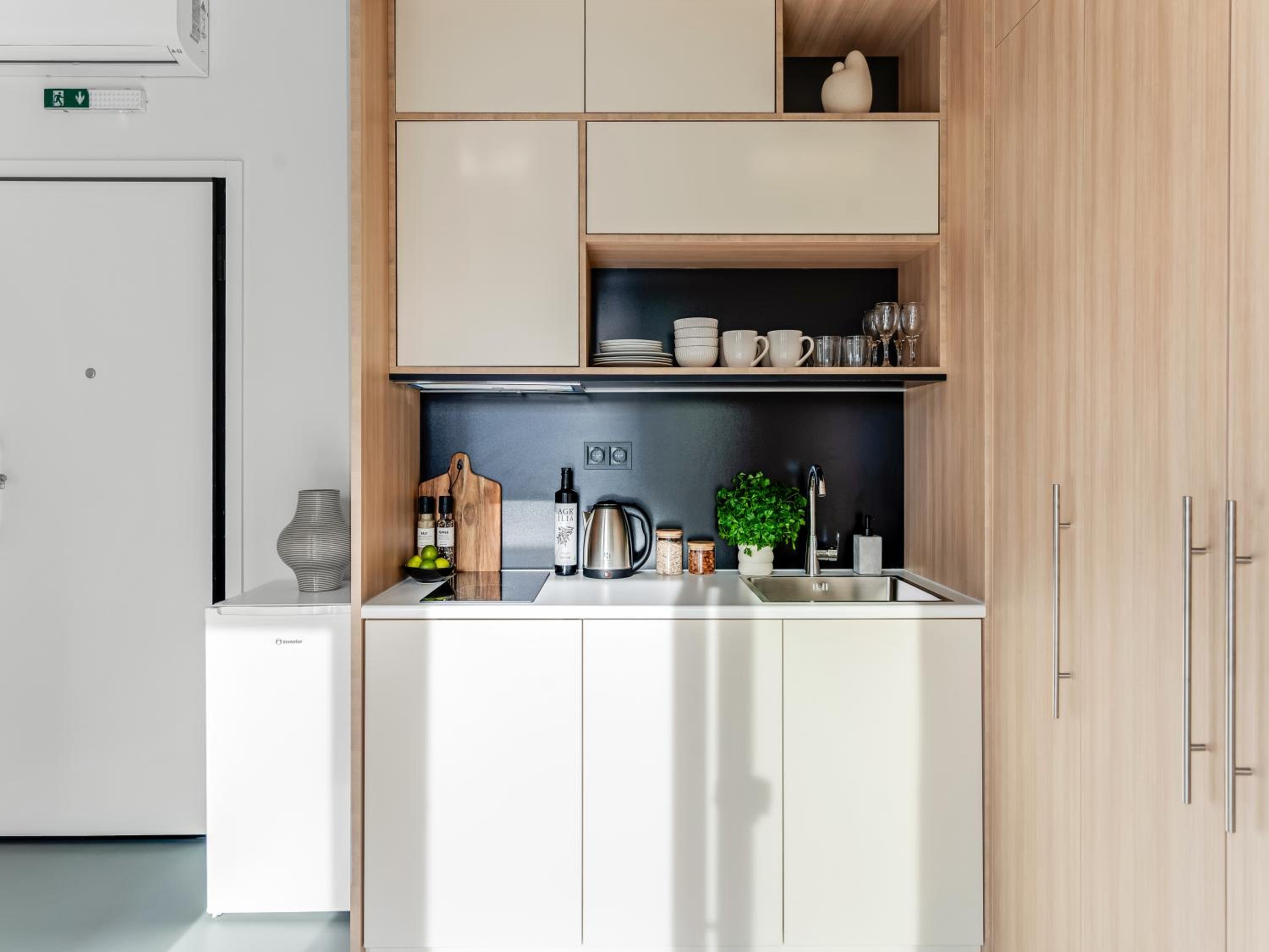 Deluxe Studio Apartment With Terrace, photo 7