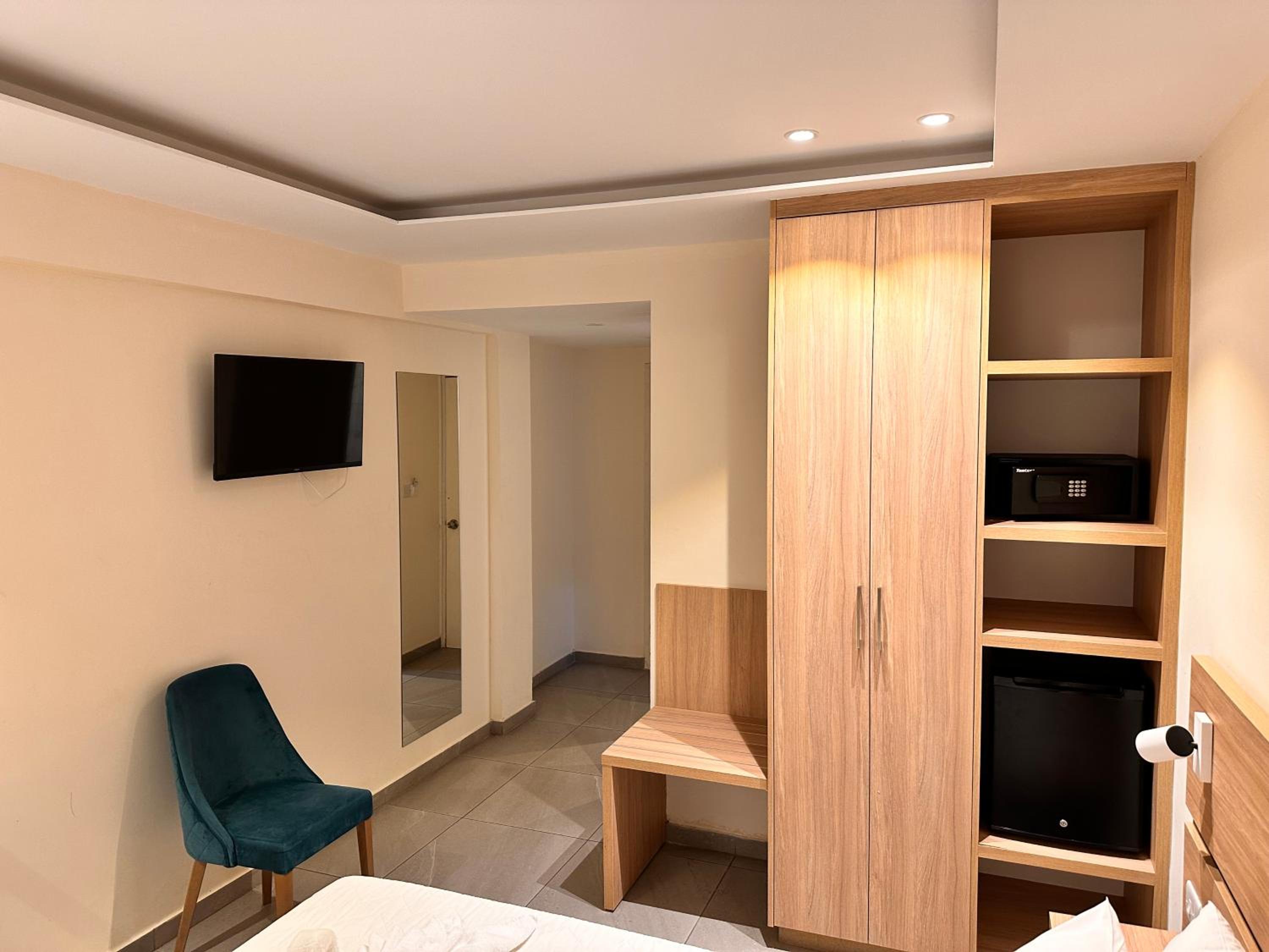 Deluxe Double or Twin Room photo 2