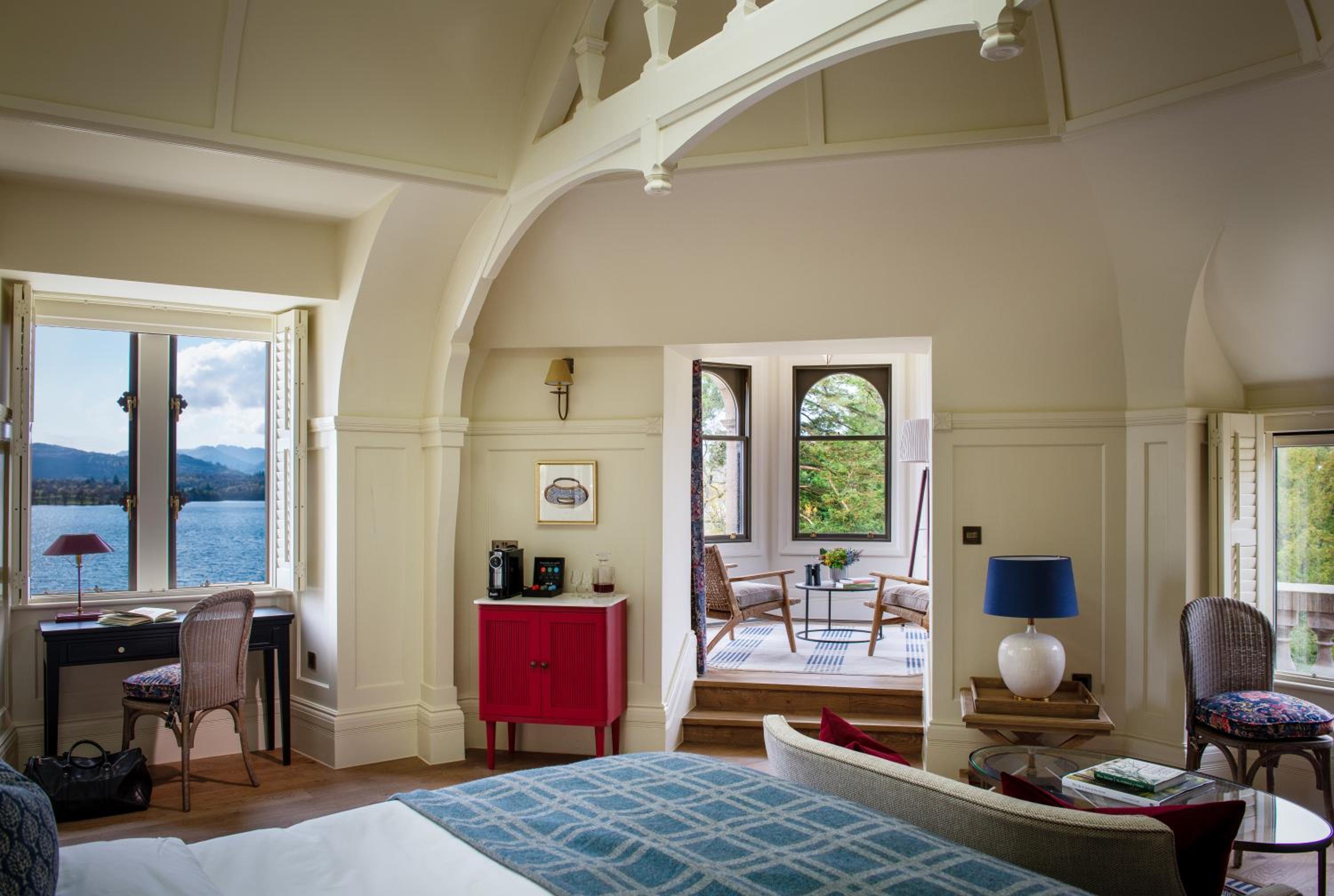 Suite with Lake View photo 3