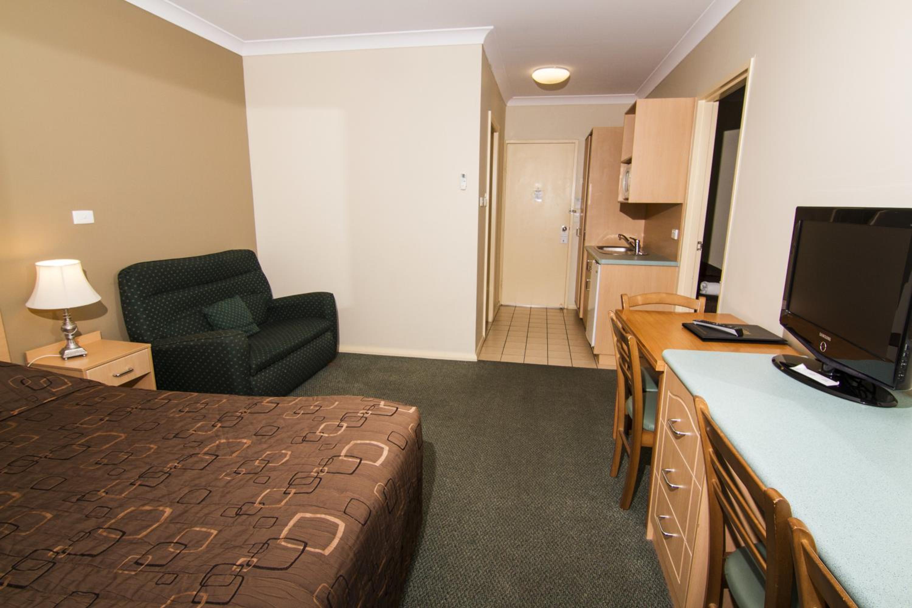 Deluxe Two-Bedroom Family Suite photo 3