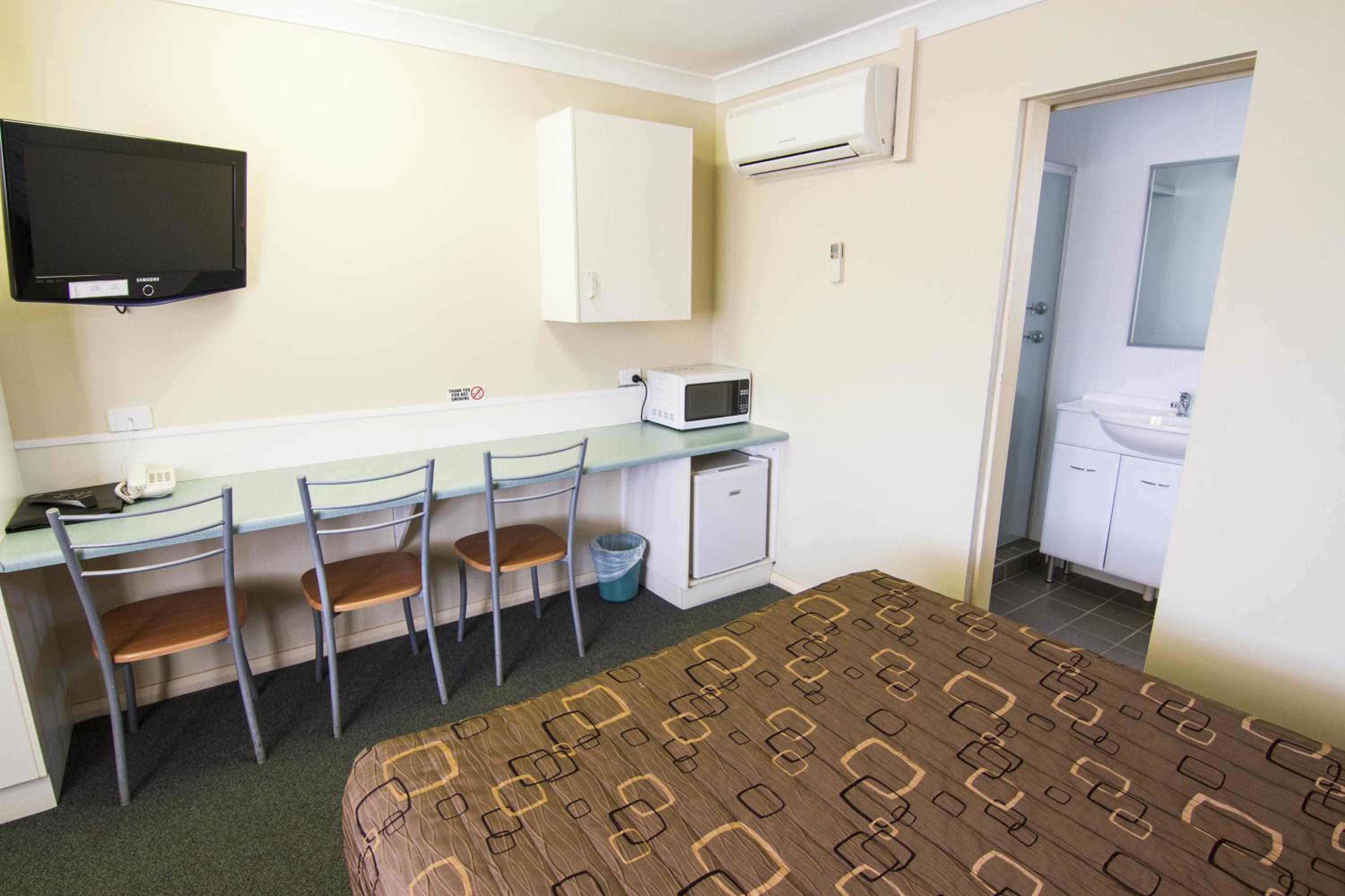 Standard Twin Room photo 3