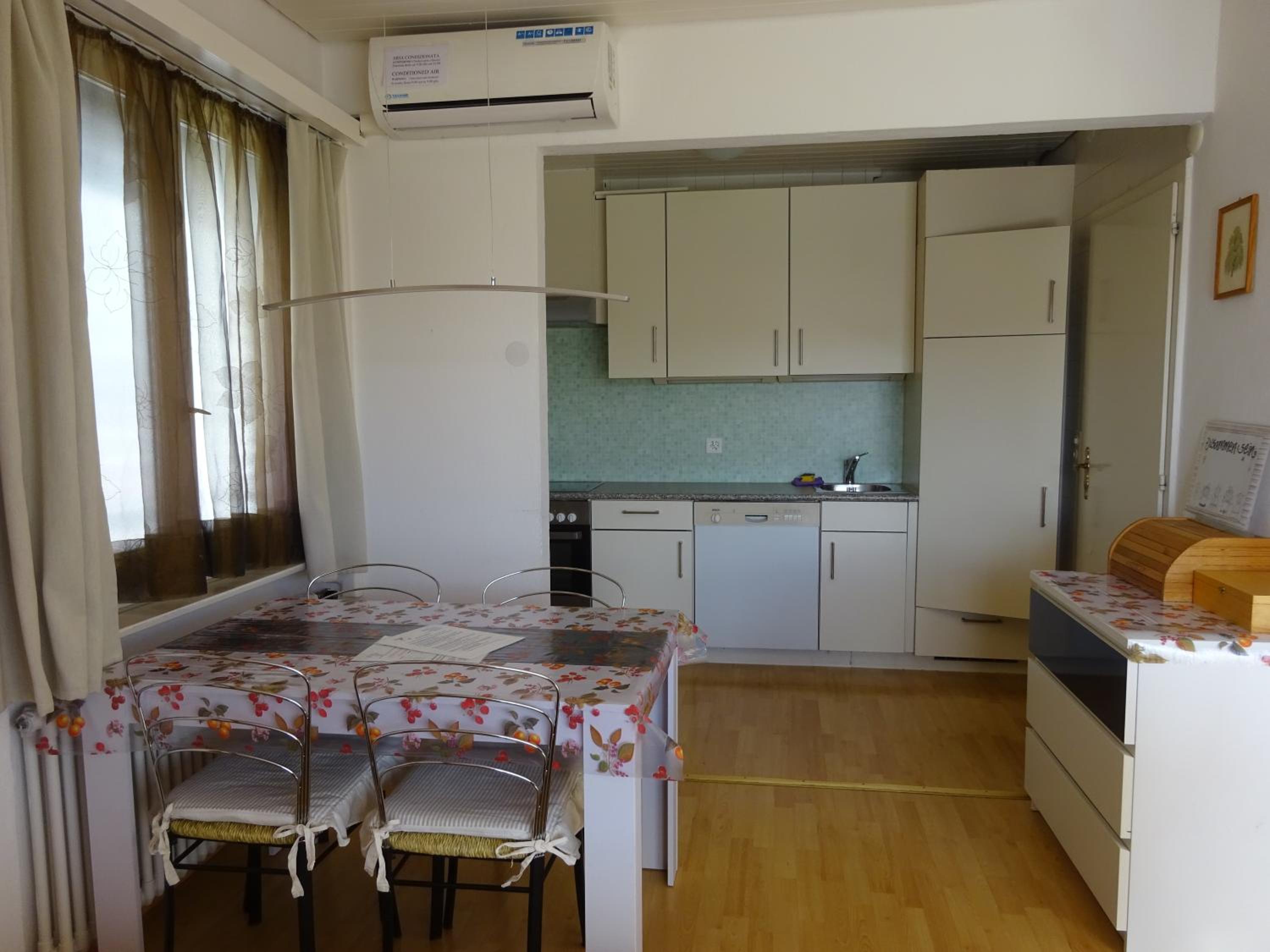 Apartment with Lake View - Photo 12