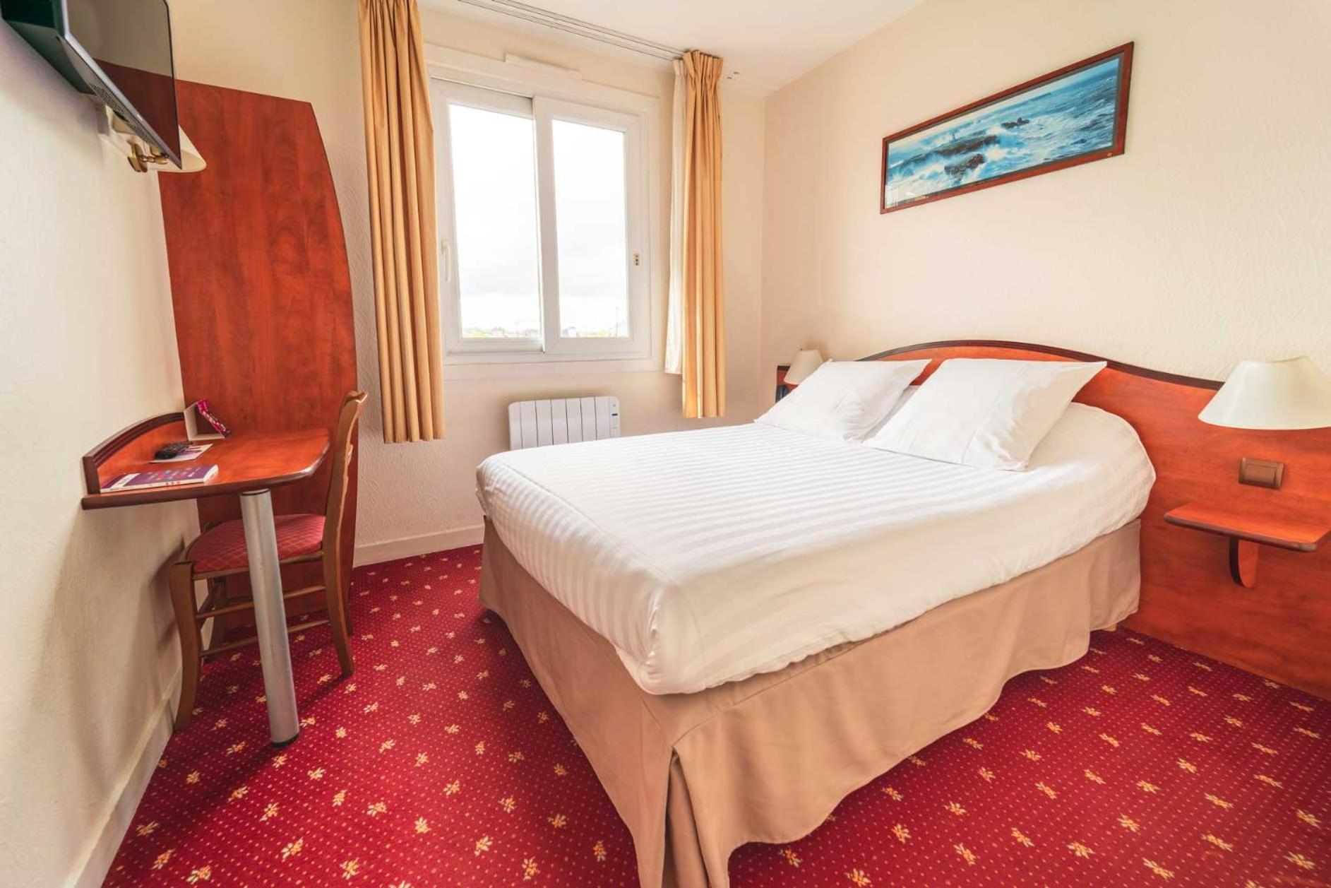 Standard Double Room - City View - Photo 2