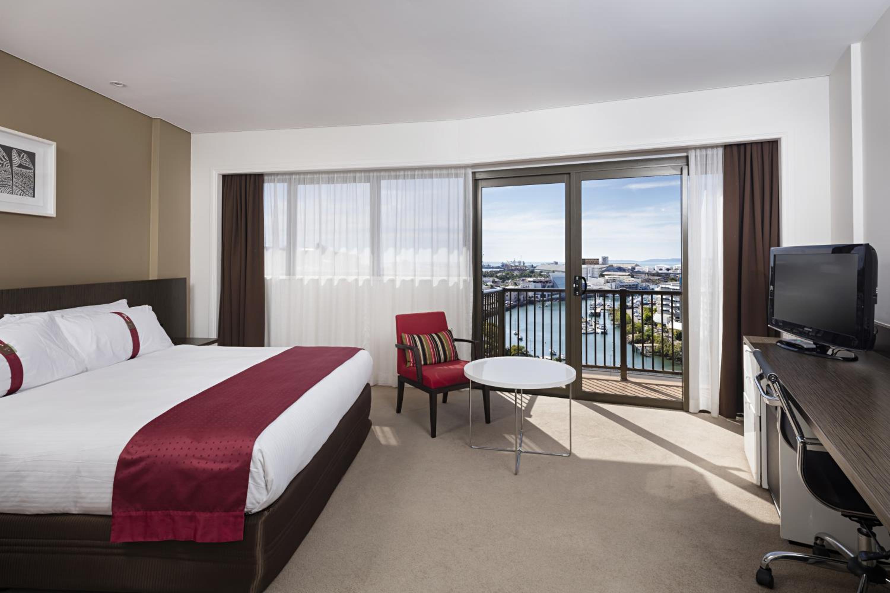Standard King Room - Photo 5