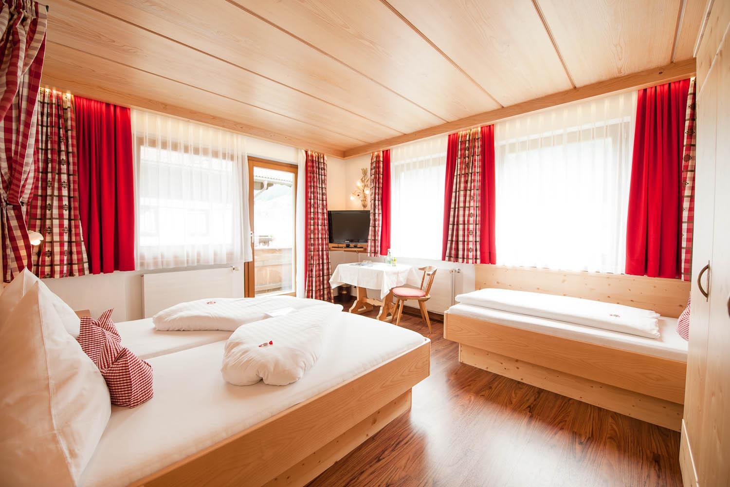 Triple Room with Mountain View - Photo 7