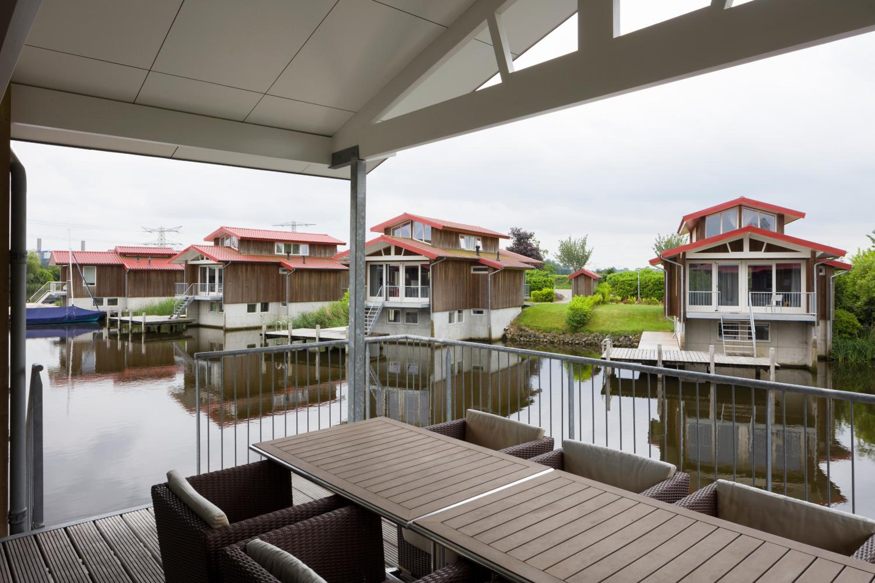 Three-Bedroom Villa photo 3