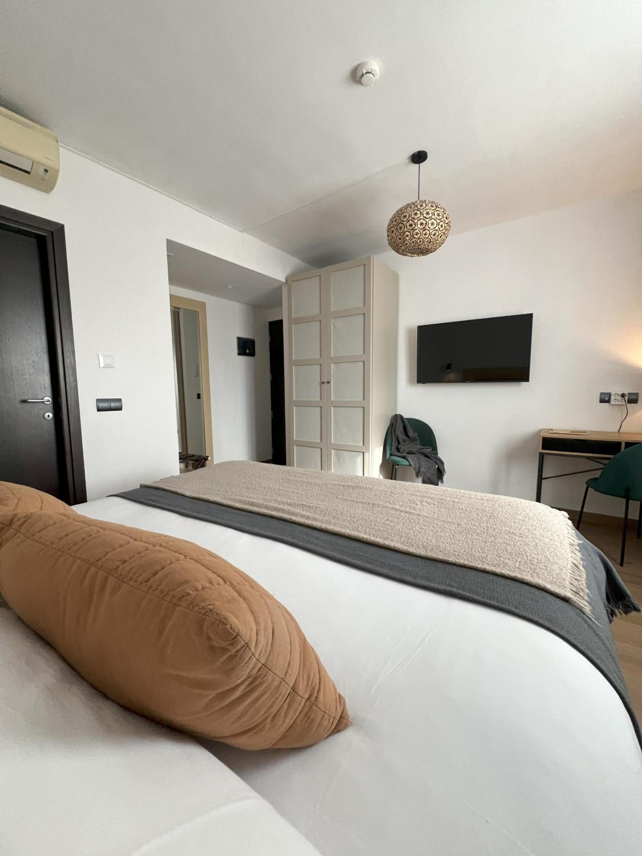 Deluxe Double or Twin Room - Photo 18