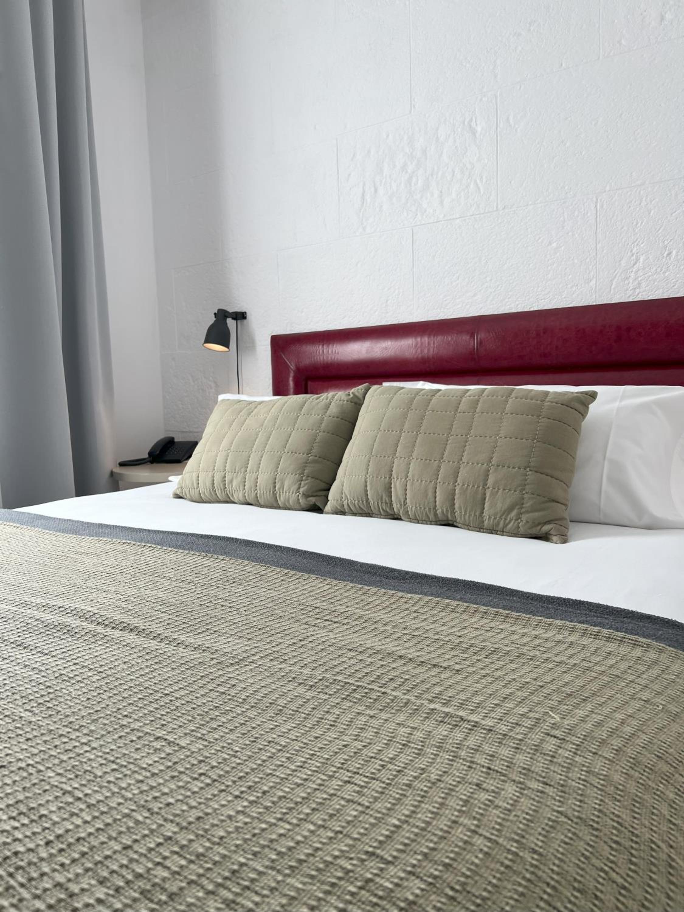 Deluxe Double or Twin Room - Photo 13
