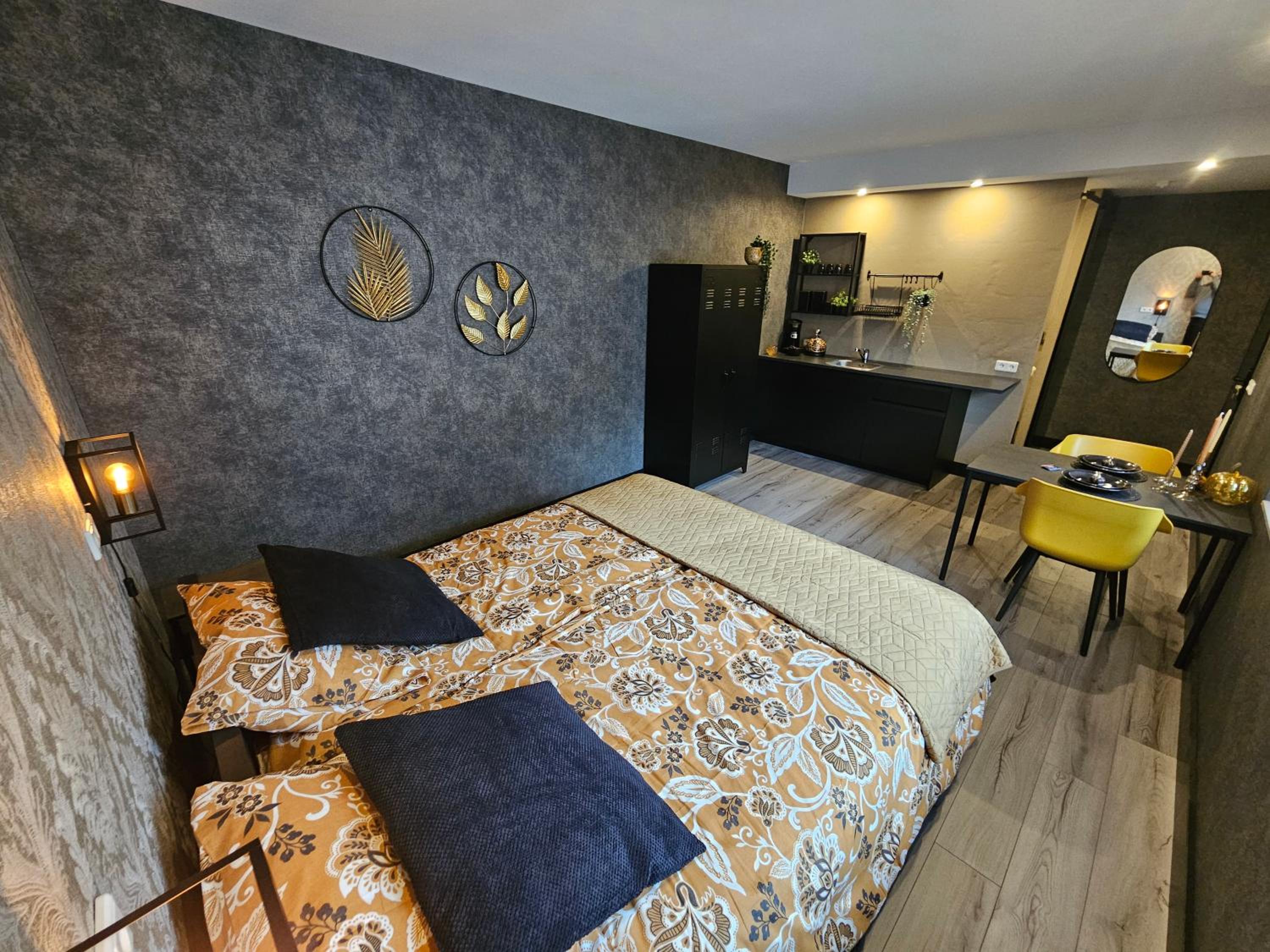 Large Double or Twin Room photo 1