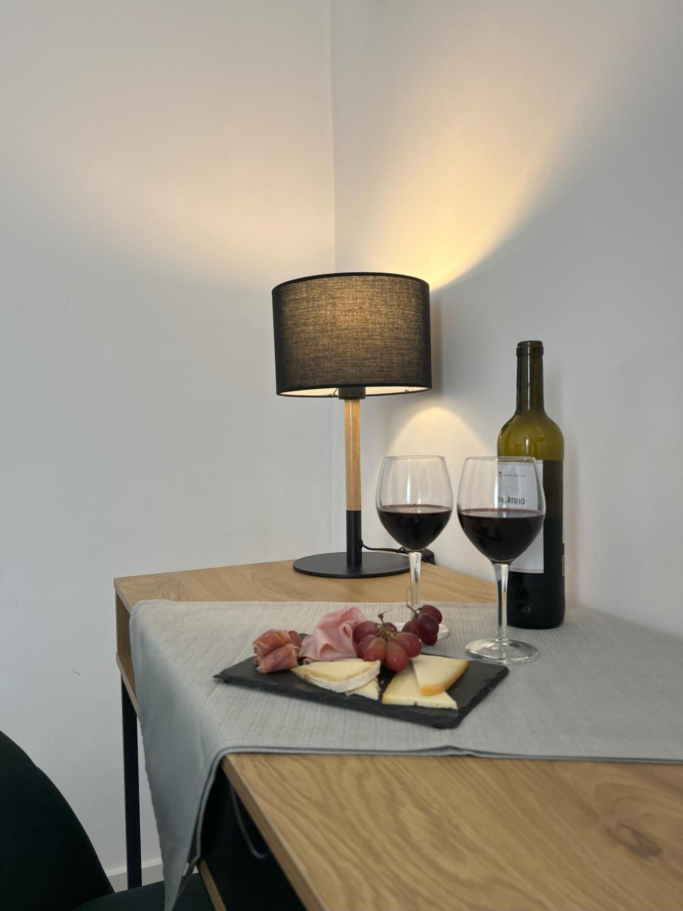 Suite - Photo 19