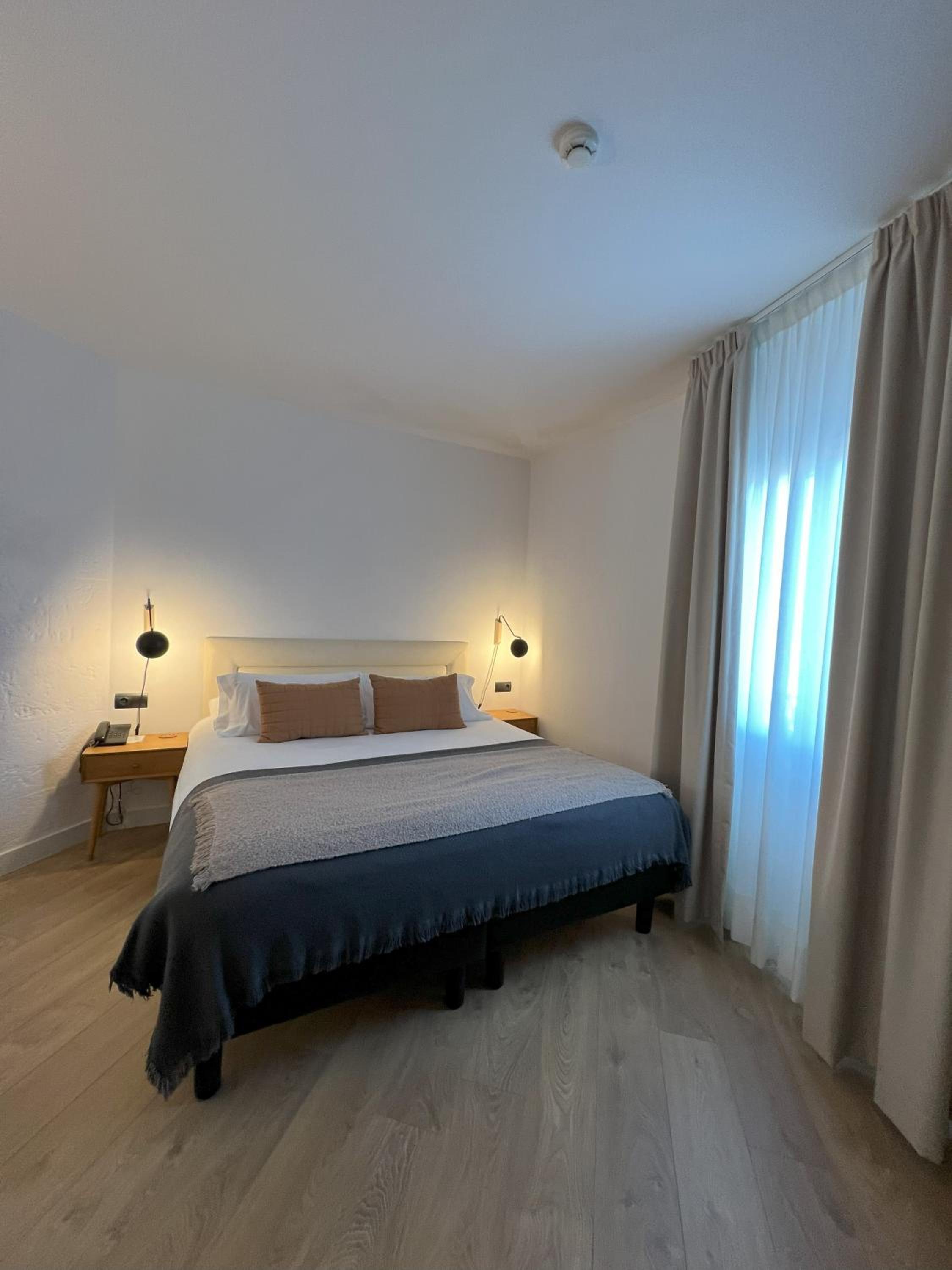 Suite - Photo 22