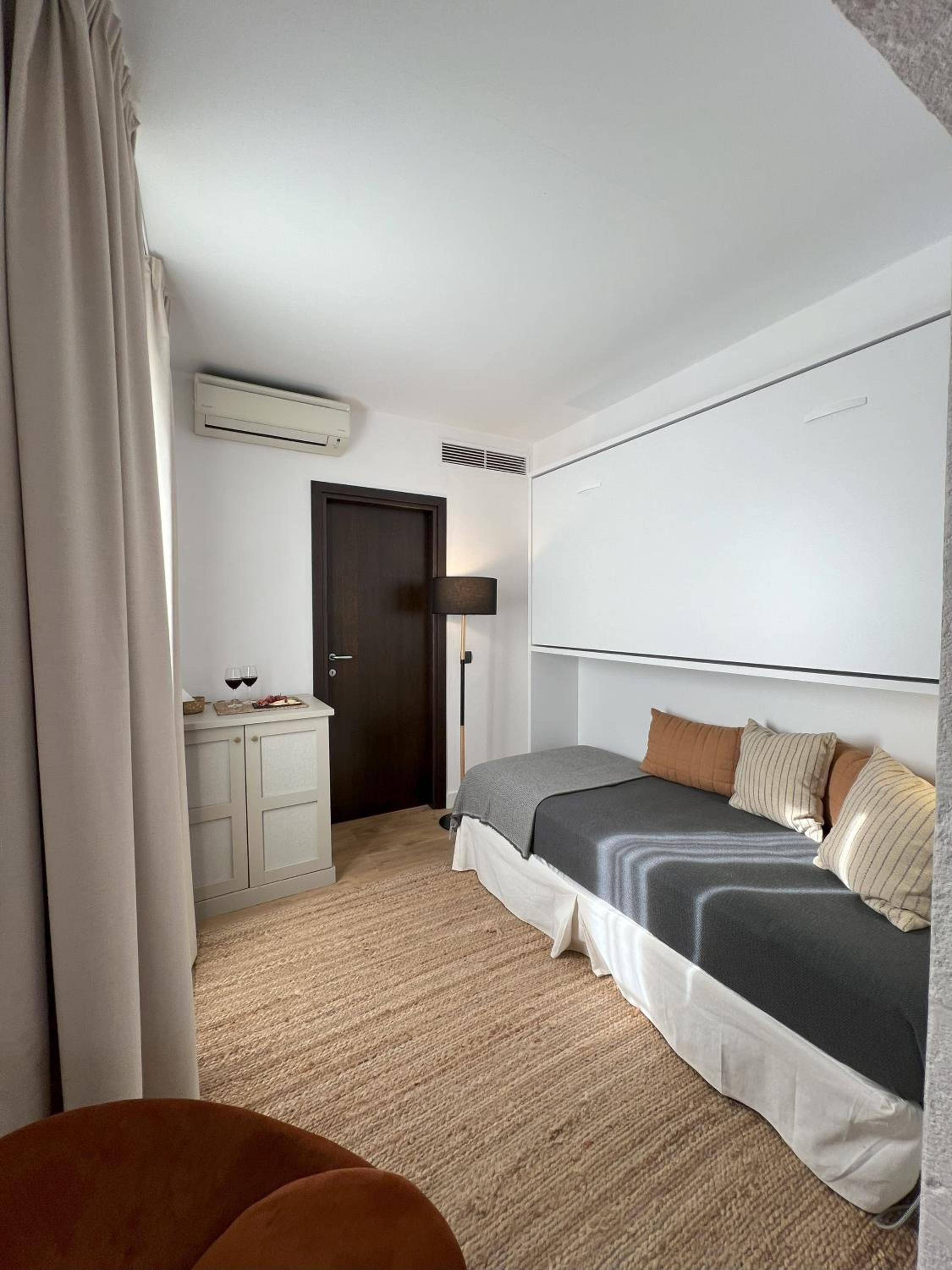 Suite - Photo 9