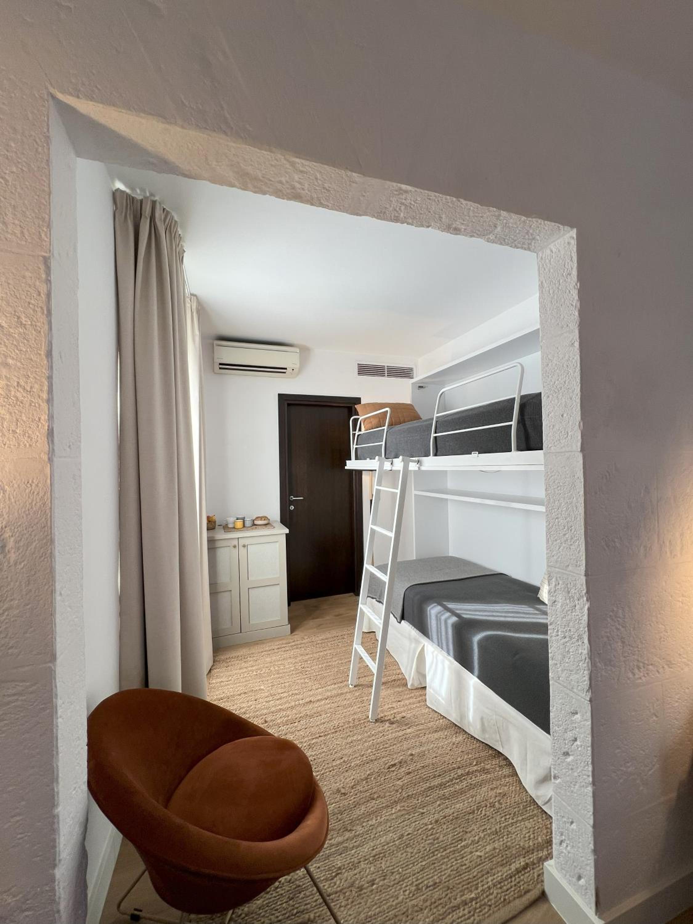 Suite - Photo 12