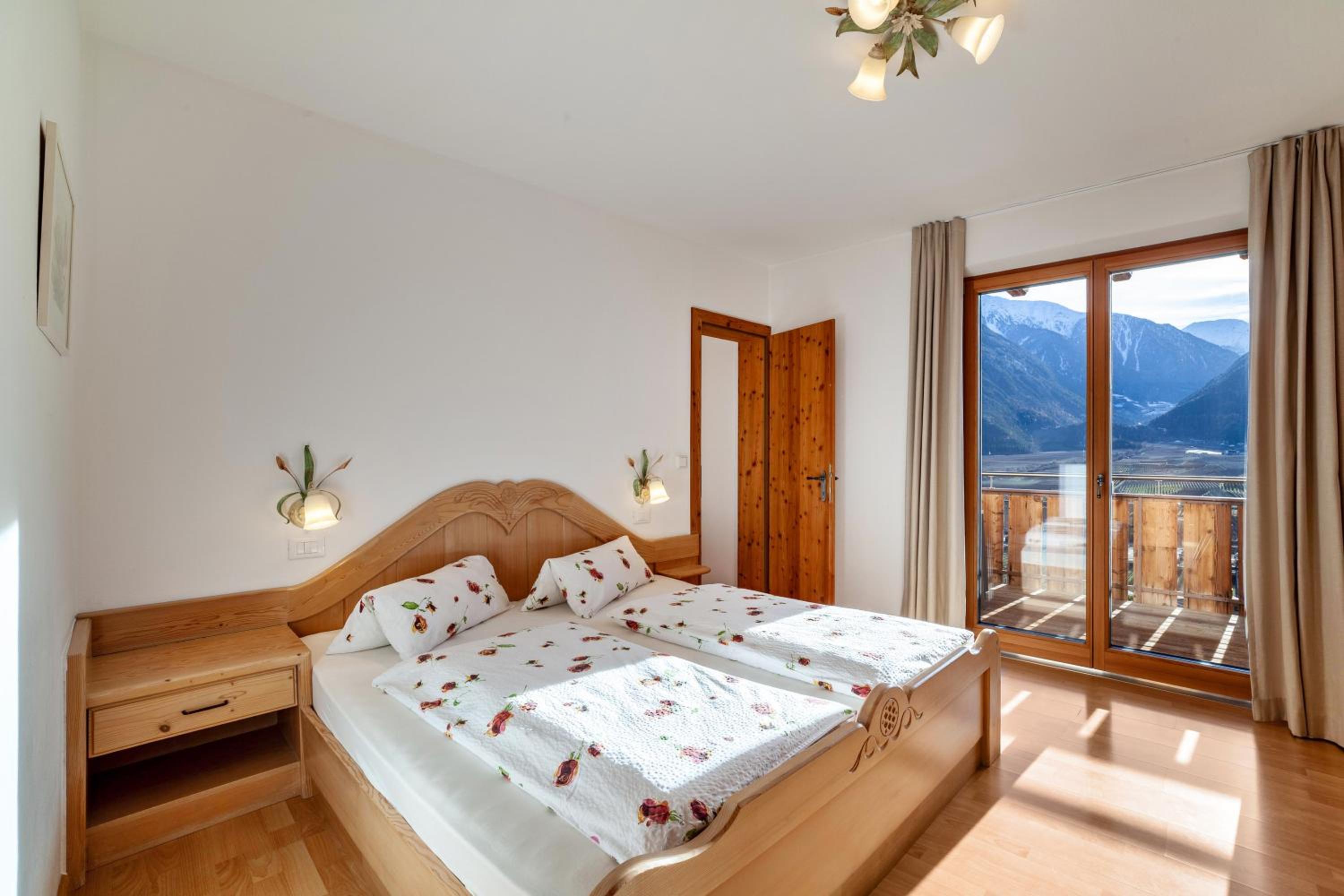 Superior One-Bedroom Apartment with Balcony