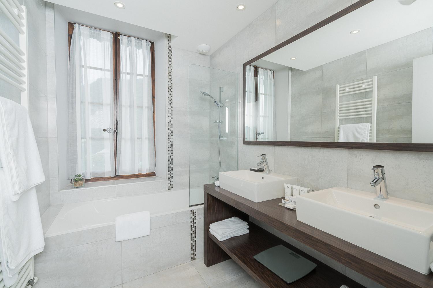 Double or Twin Room with Garden View photo 2