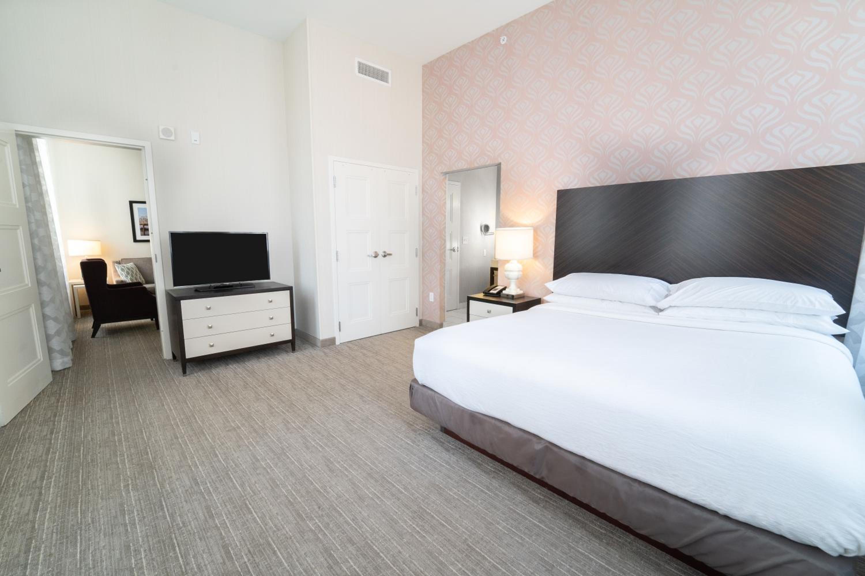 Premium King Suite