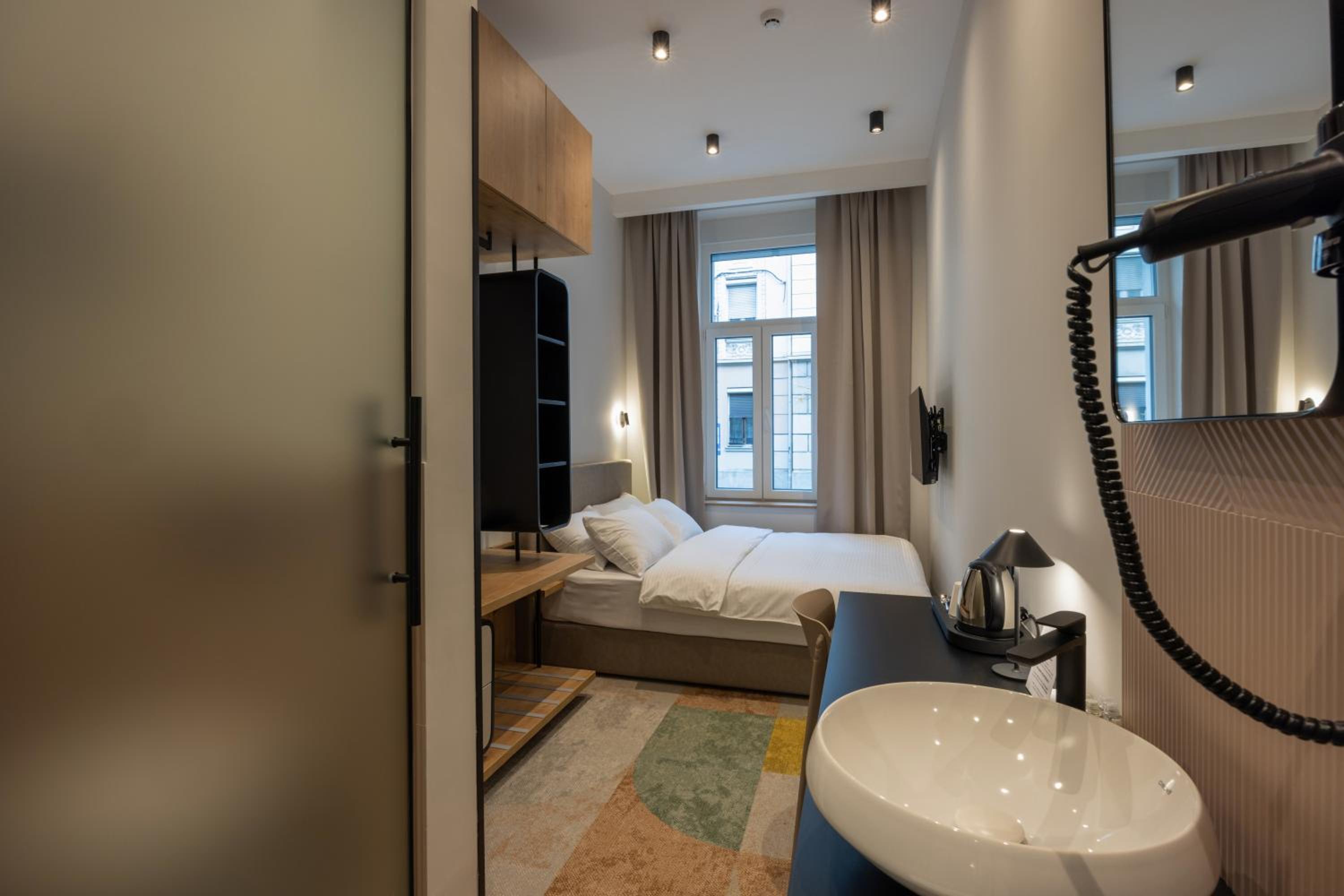 Superior Double Room - Photo 11