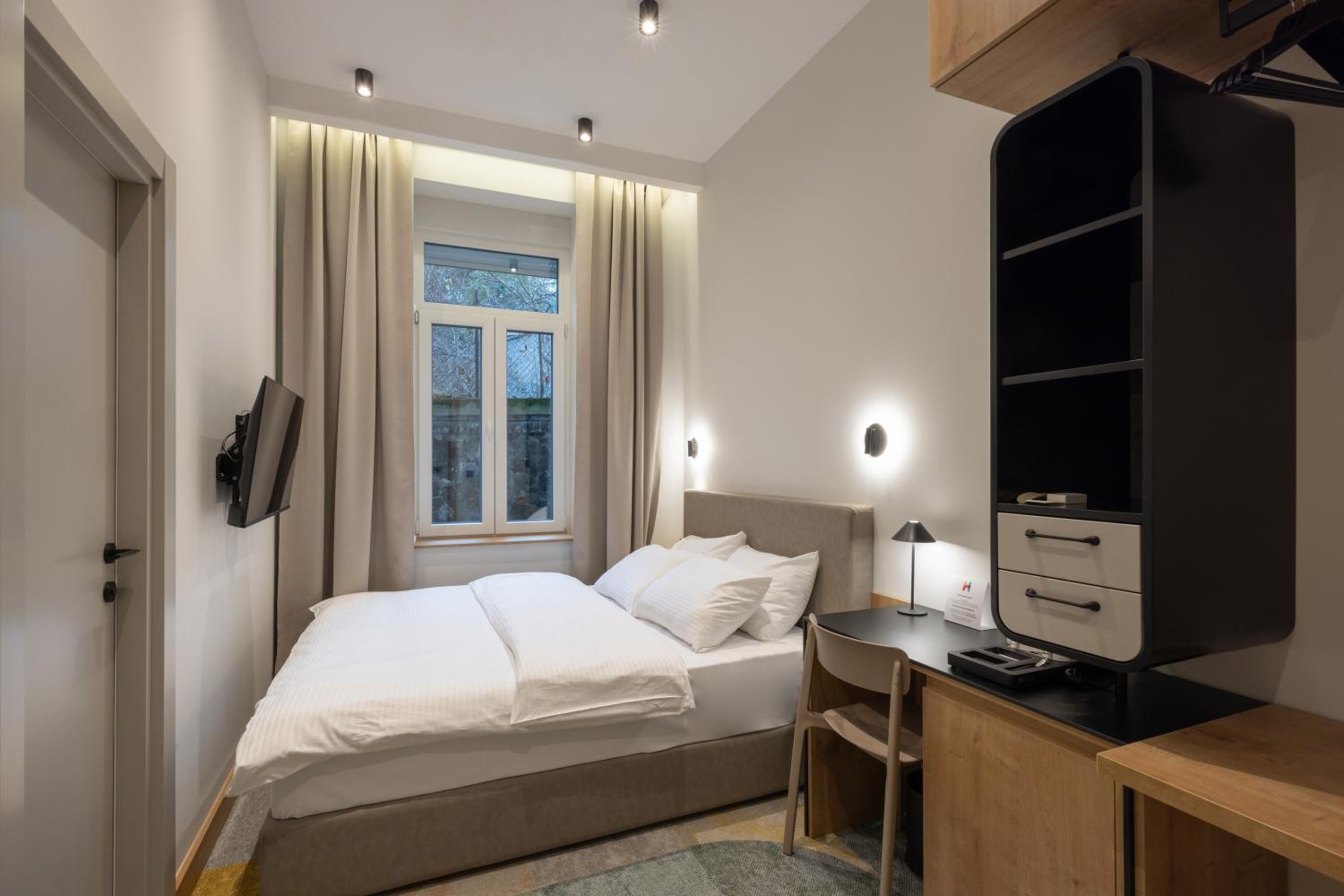 Superior Double Room - Photo 3