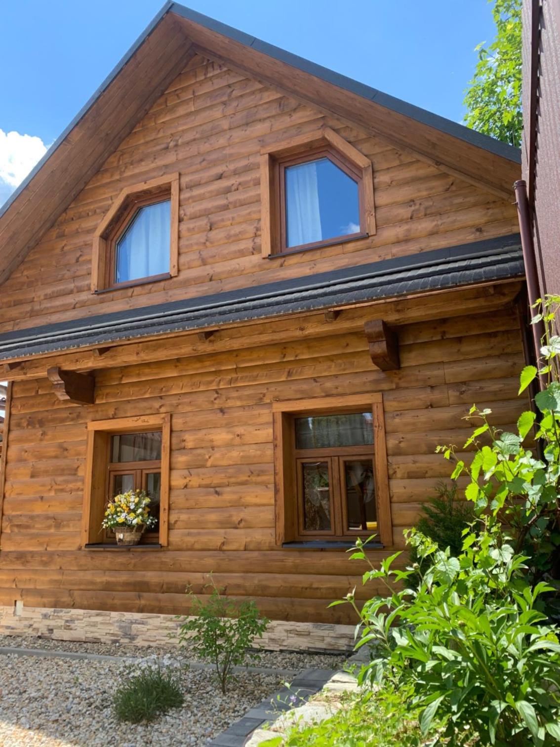 Six-Bedroom House photo 2