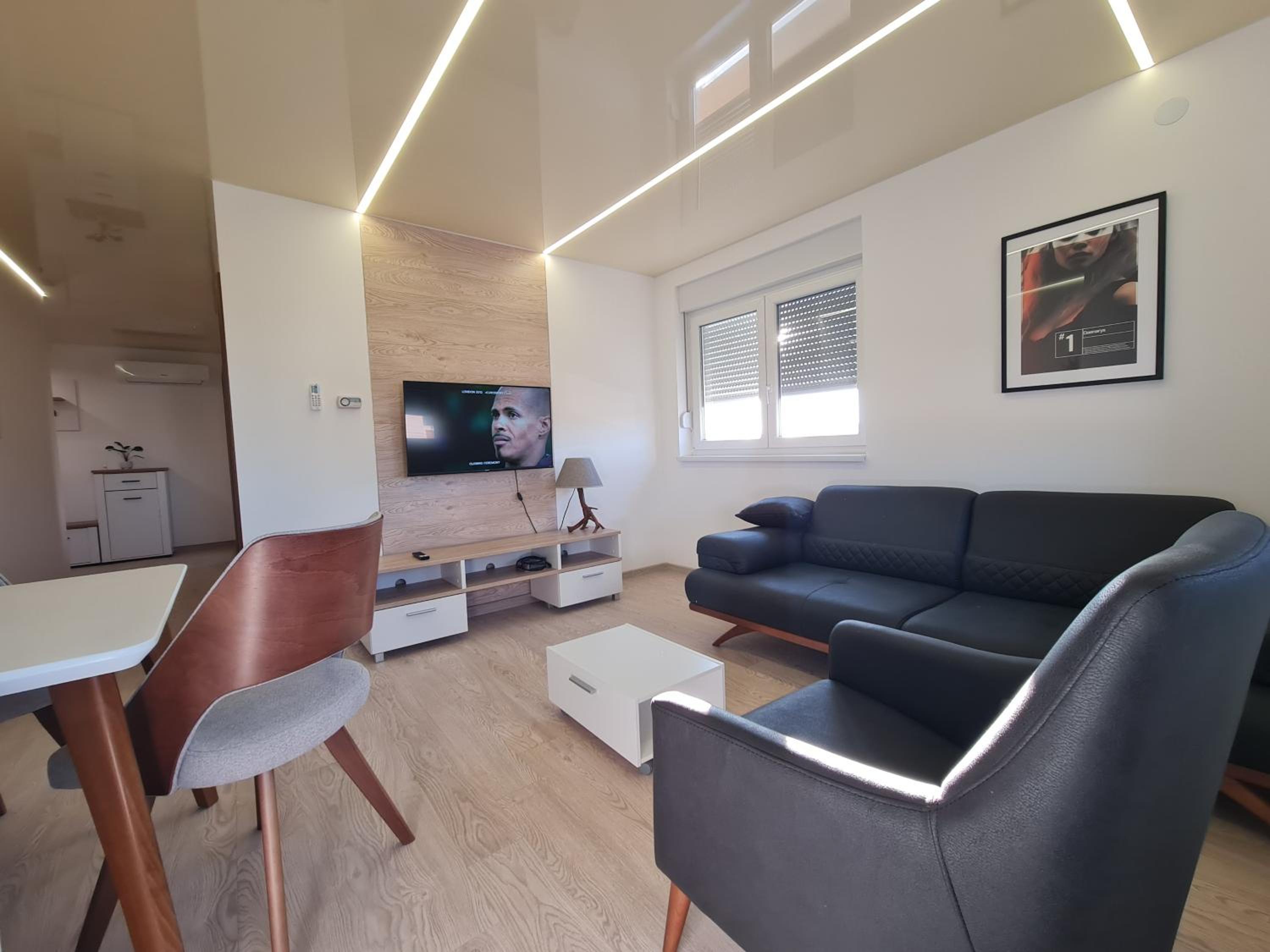 One-Bedroom Apartment photo 2