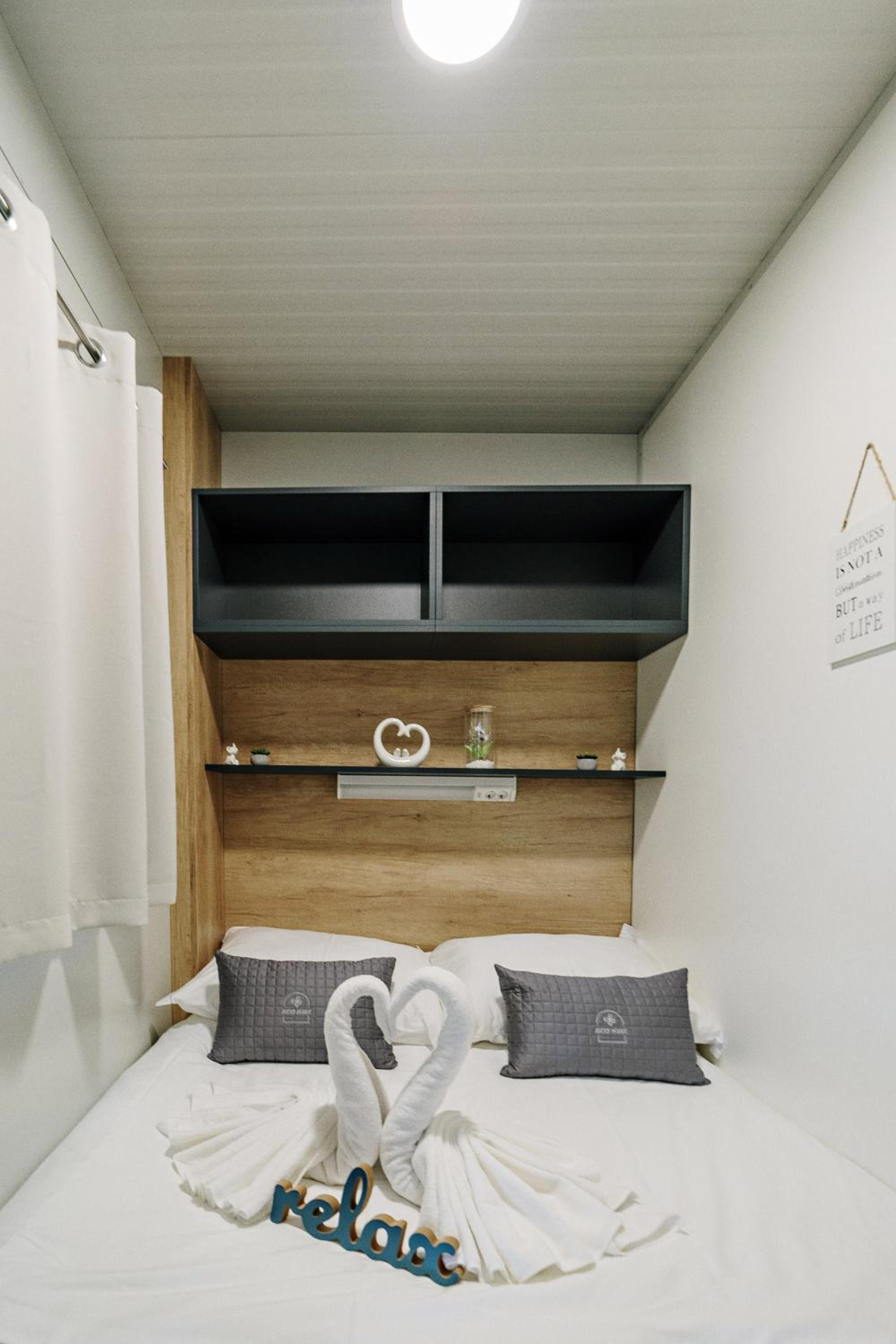 Mobile Home photo 1