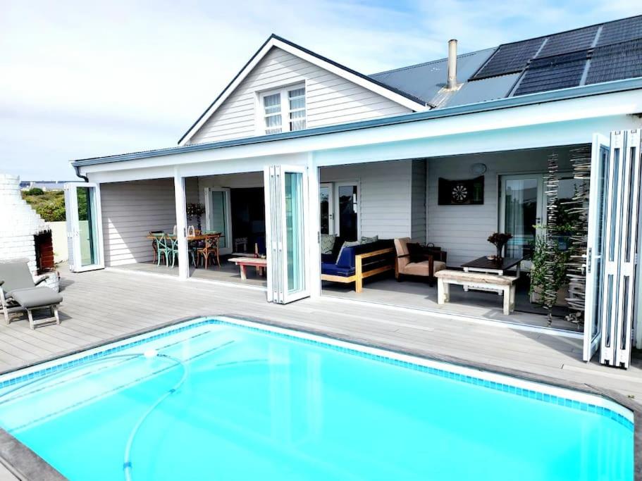 Four-Bedroom House photo 2