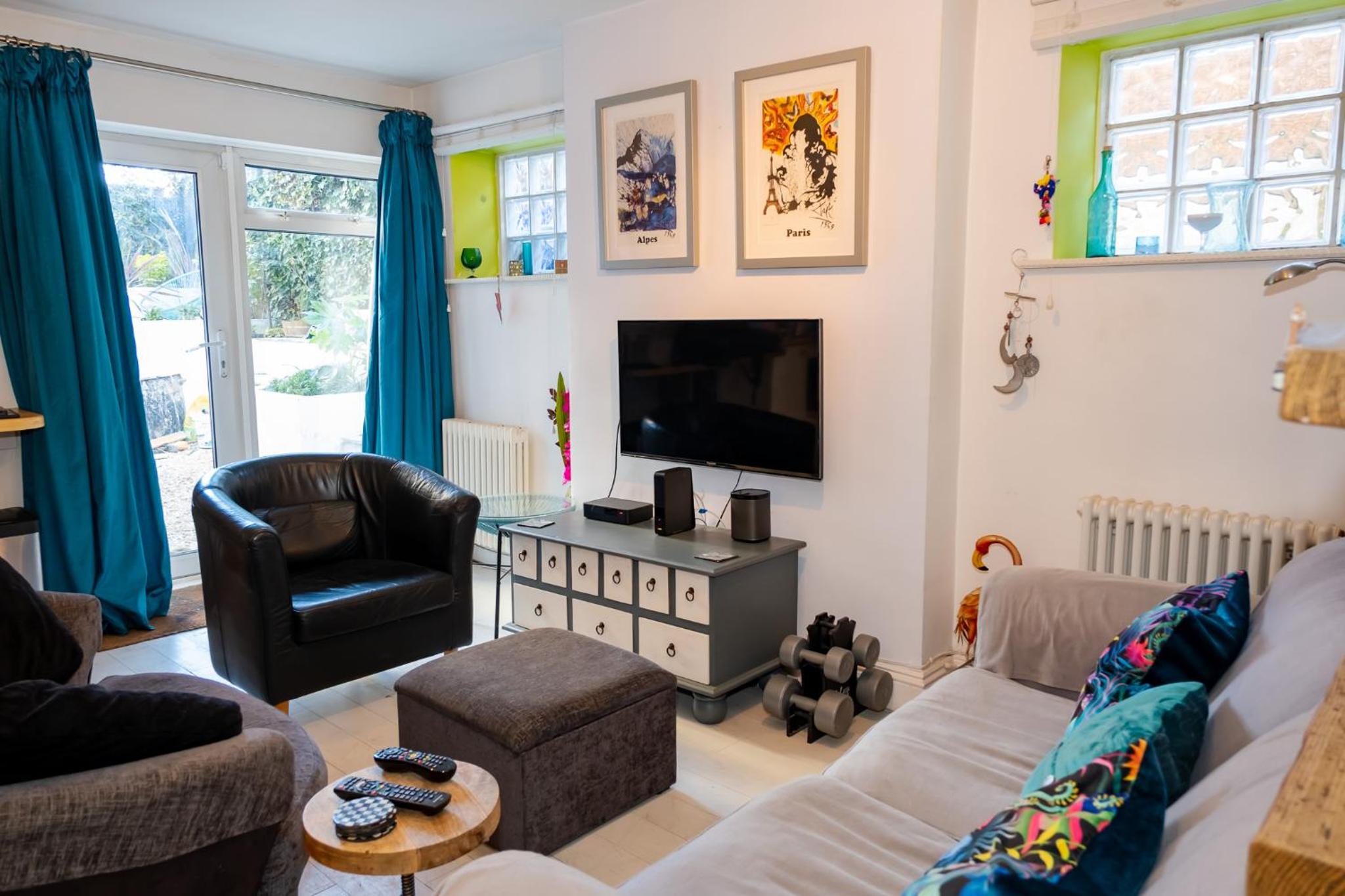 One-Bedroom Apartment with Garden photo 1