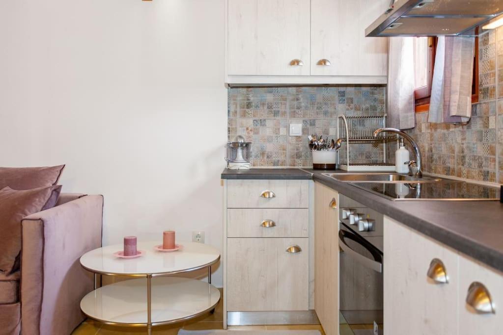 One-Bedroom House photo 2