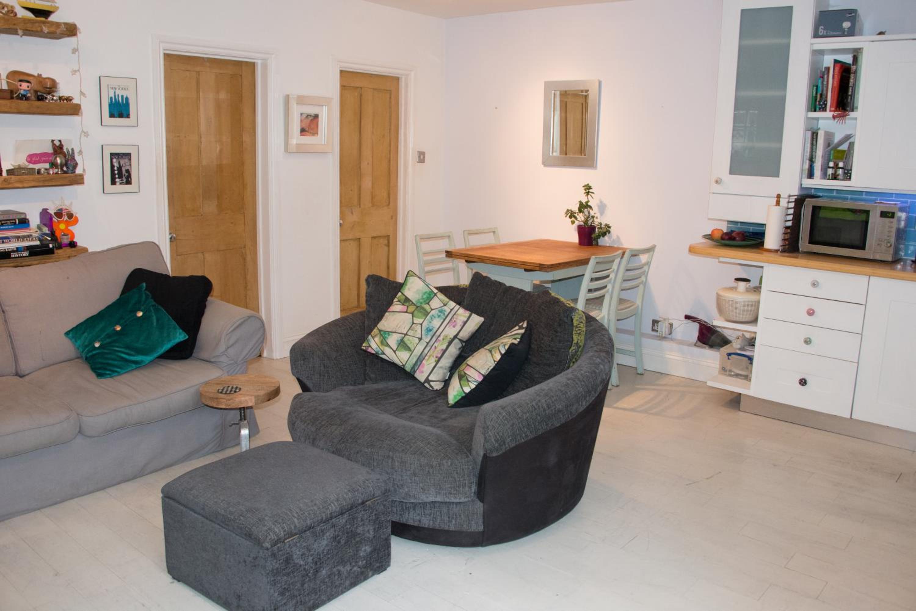 One-Bedroom Apartment with Garden photo 3