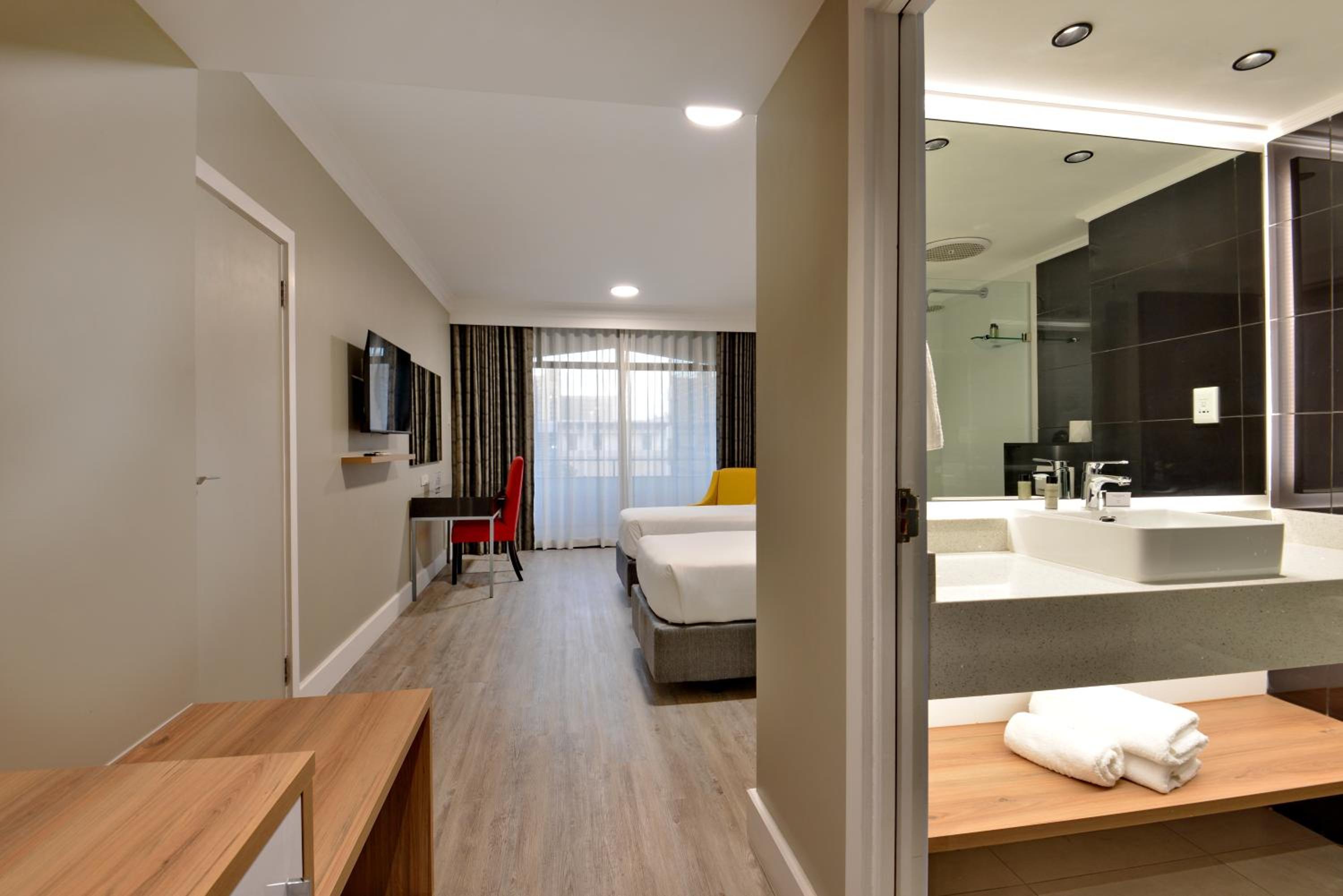 Superior Twin Room - Photo 11