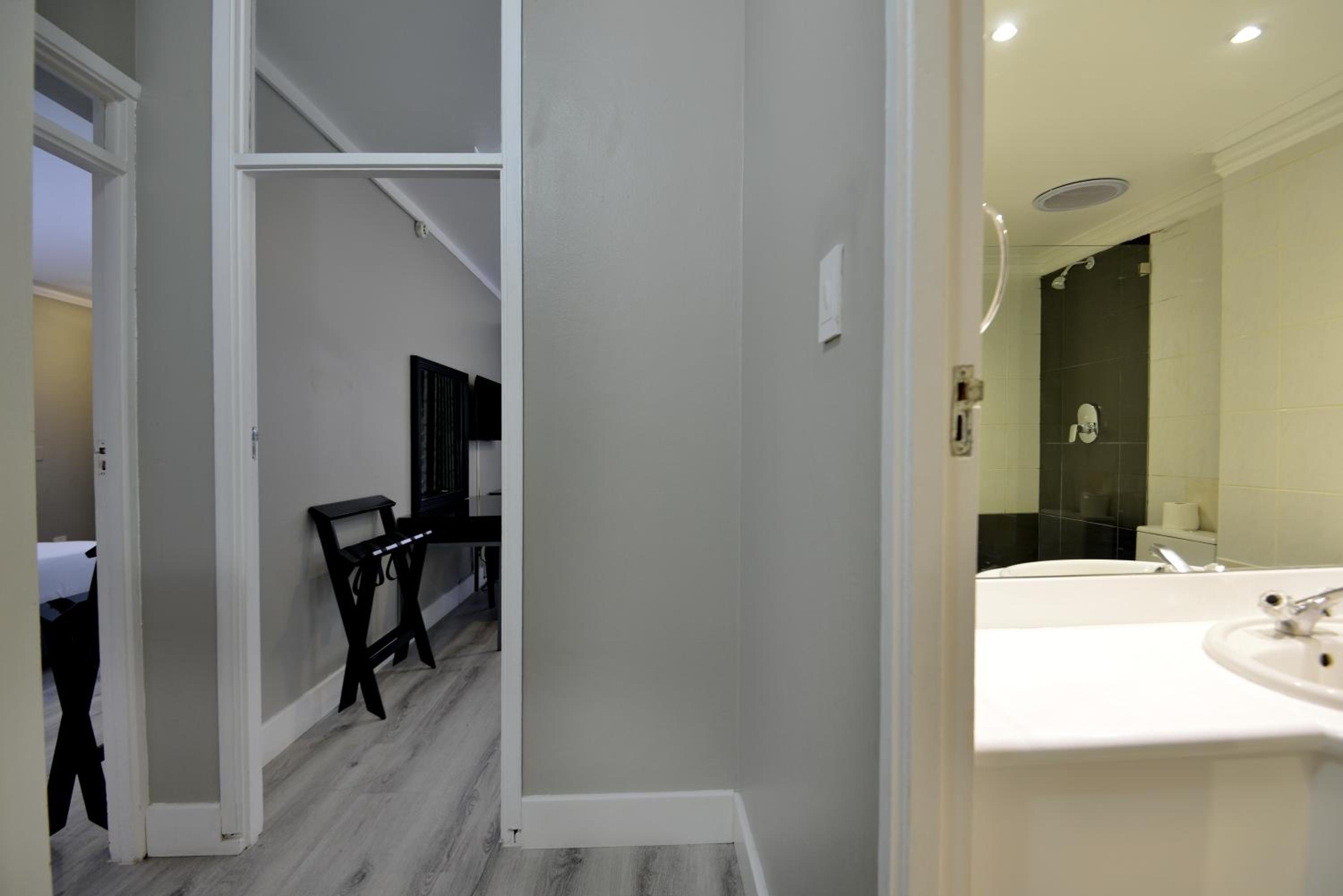 Superior Twin Room - Photo 20