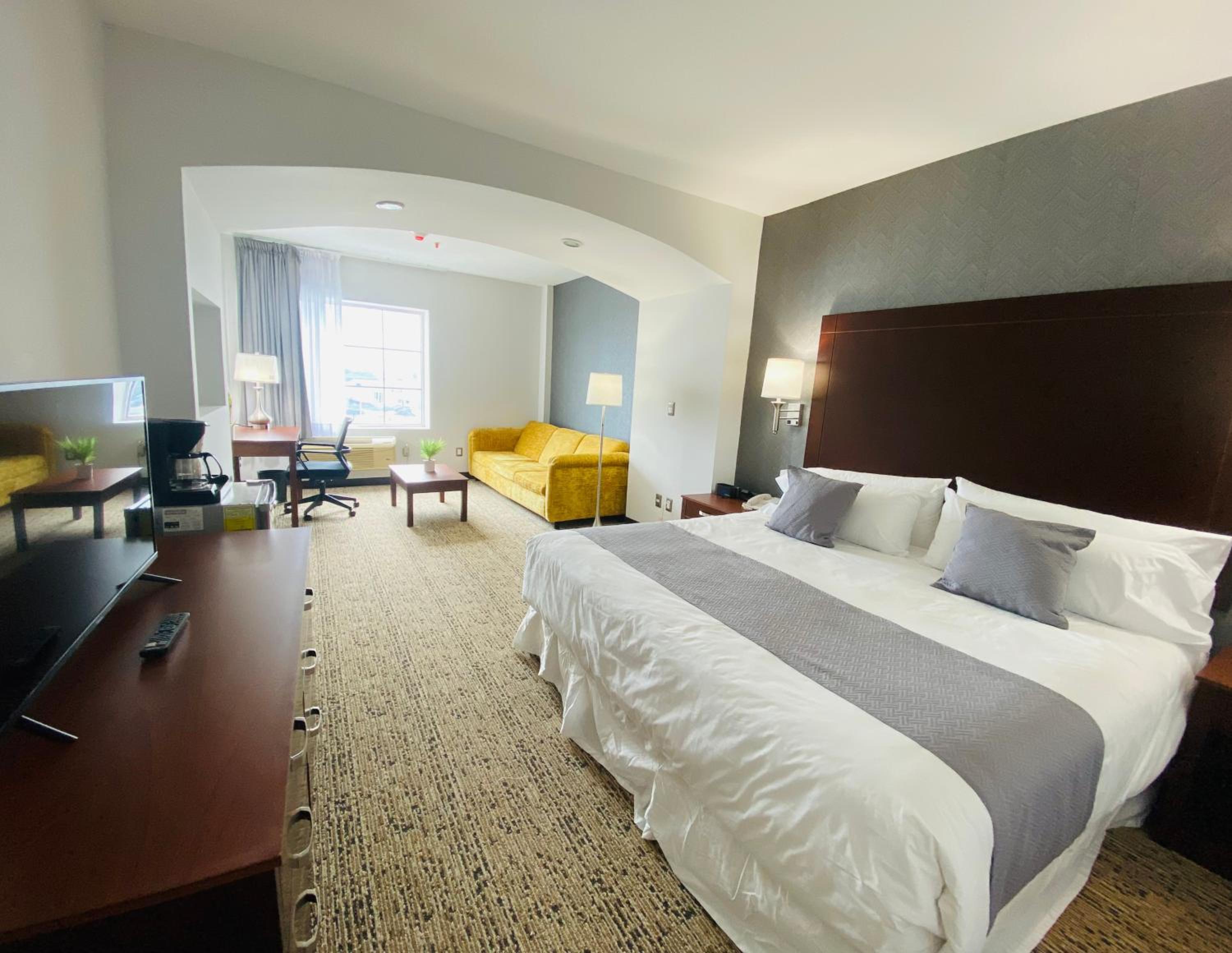 Junior King Suite - Non-Smoking - Photo 8