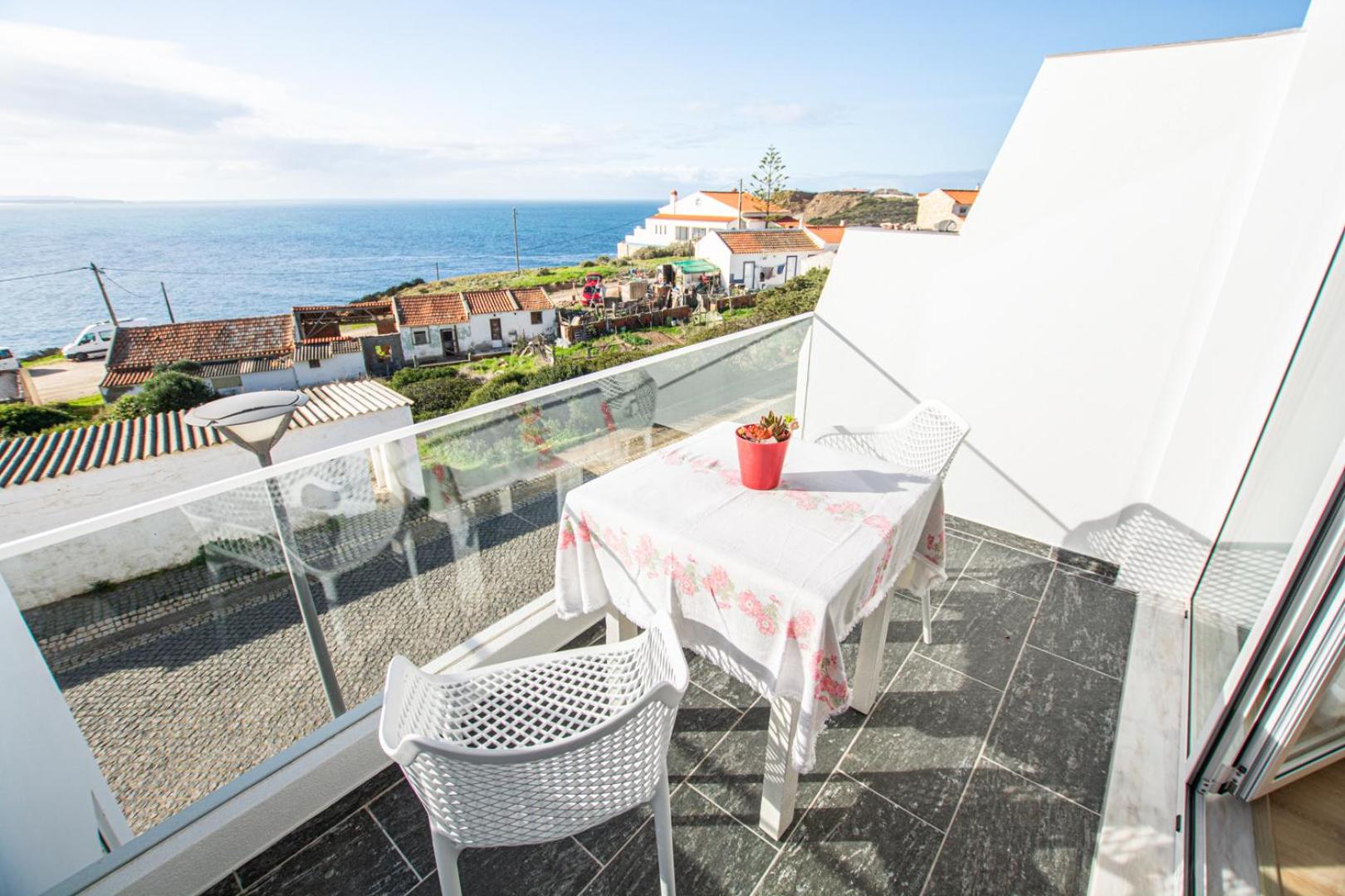 Deluxe Double Room with Balcony and Sea View photo 3