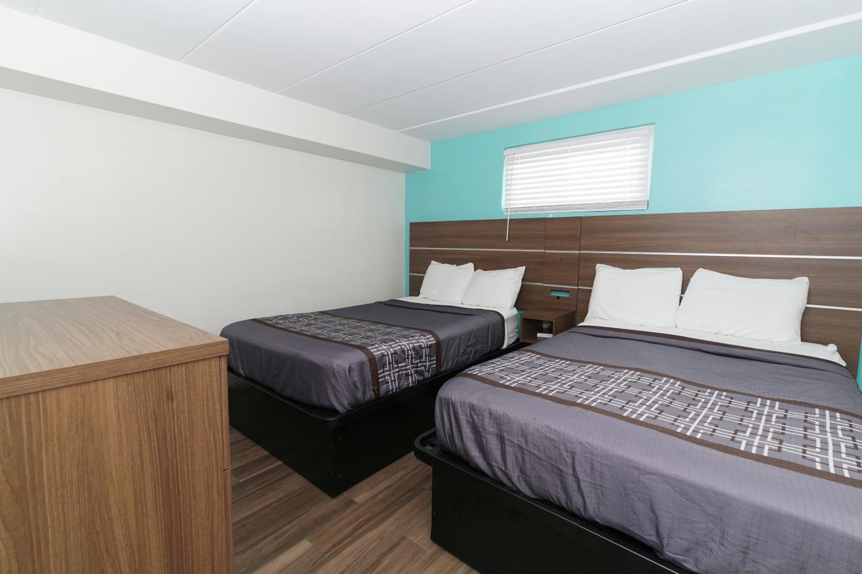 Oceanfront Suite - Lower Floor - Photo 1