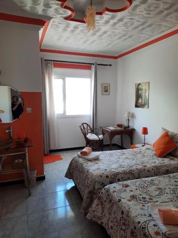 Double or Twin Room with Partial Sea View photo 3