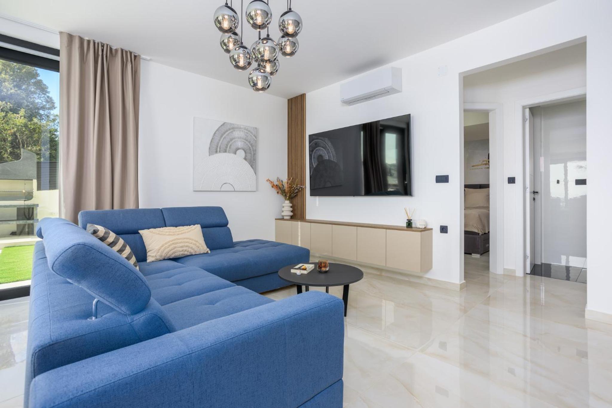 Villa photo 2