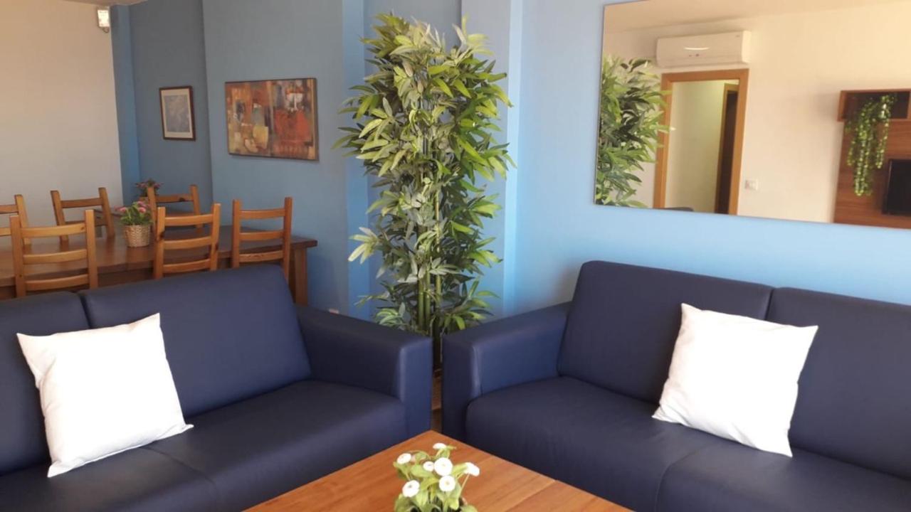 Apartamento Penthouse de Dos Dormitorios con Vista al Mar