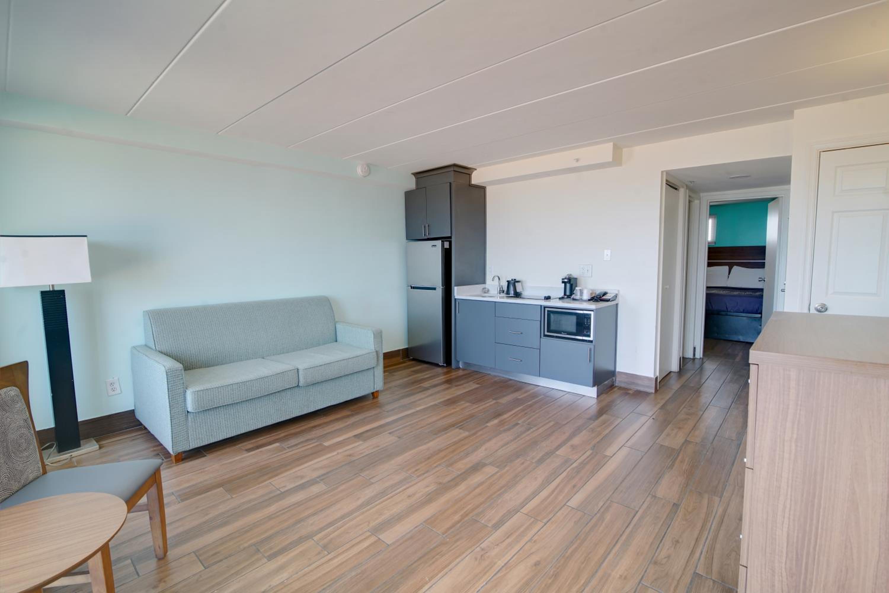 Oceanfront Suite - Lower Floor - Photo 3