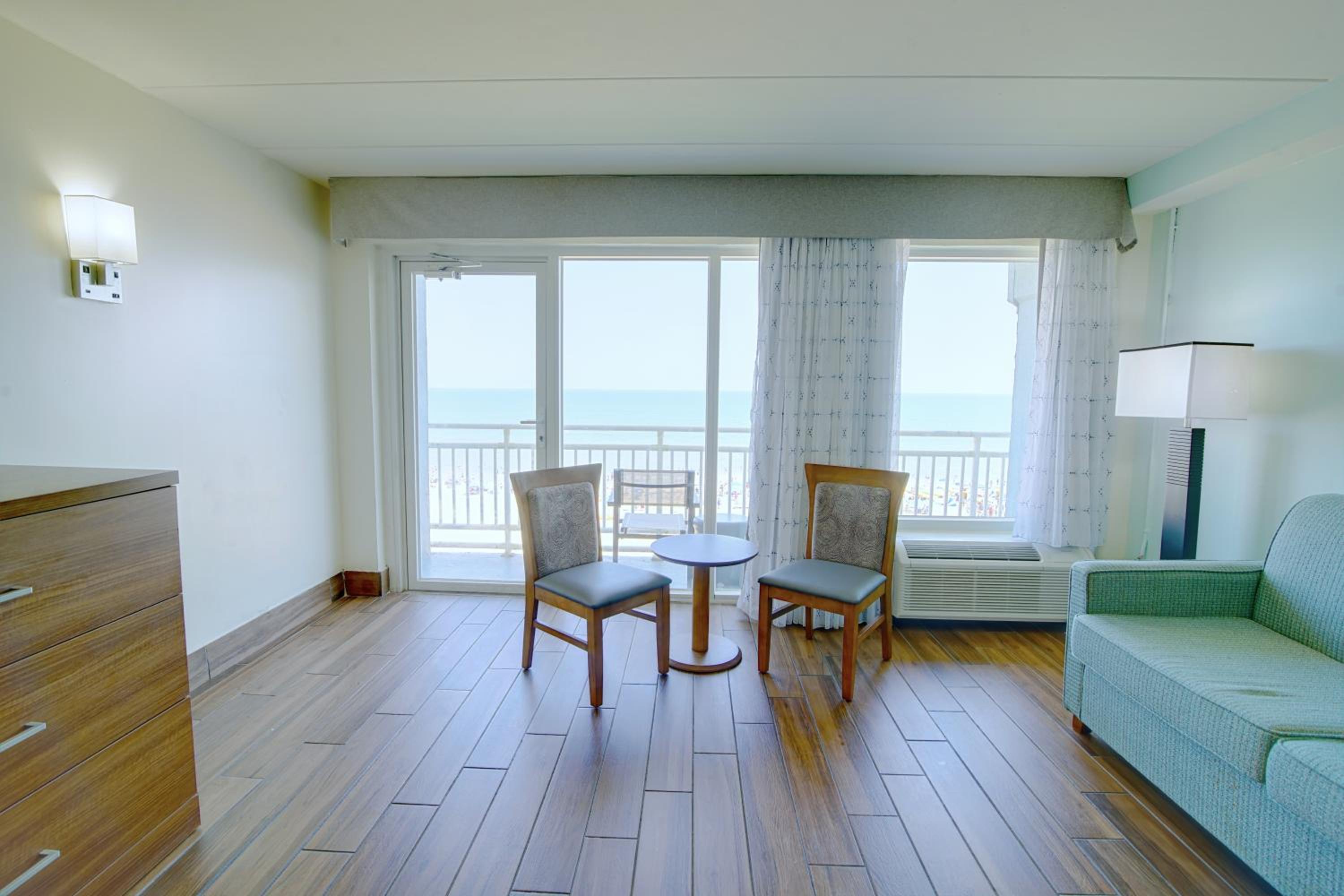 Oceanfront Suite - Lower Floor - Photo 5