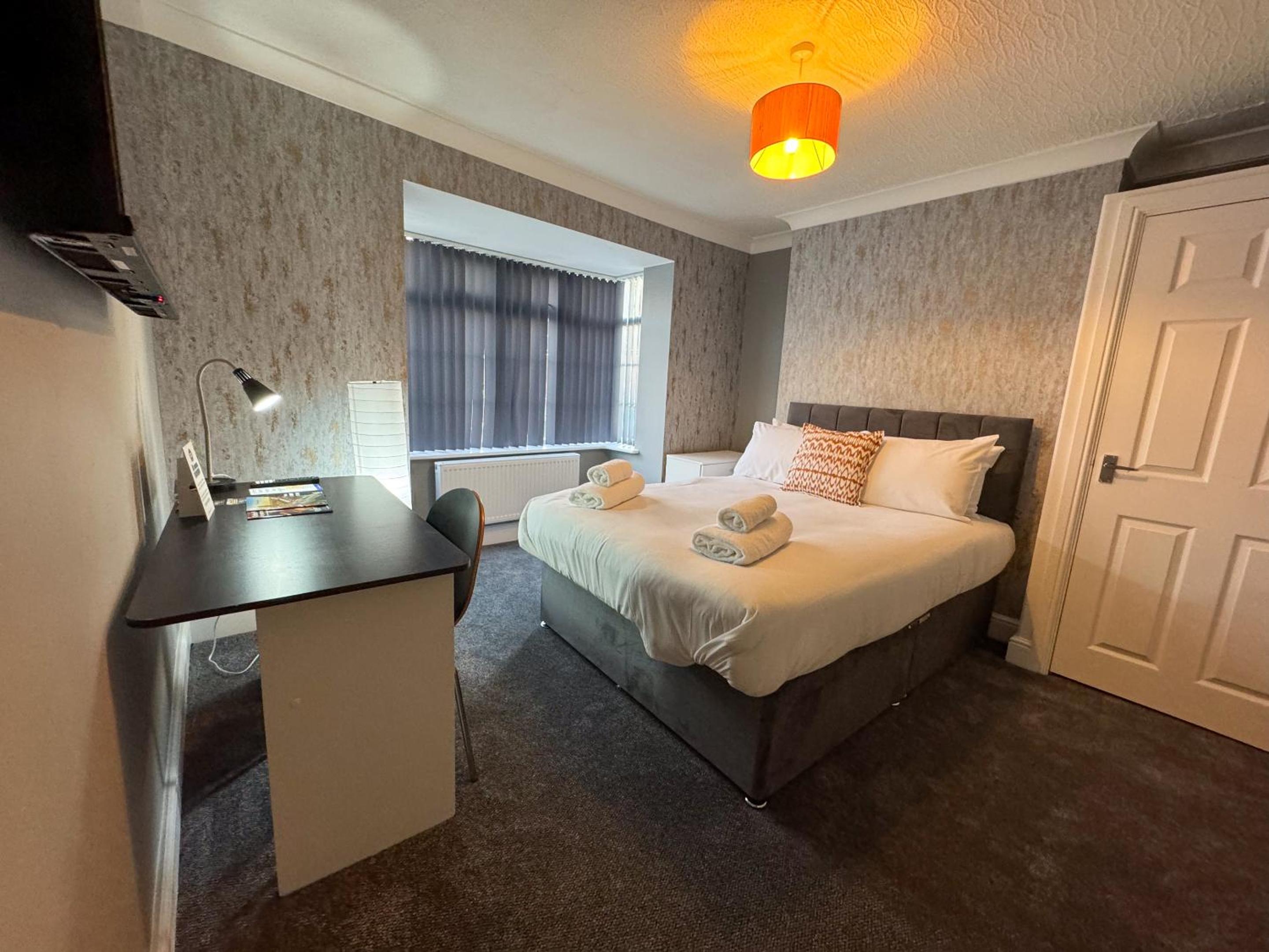 Standard King Room - Photo 21