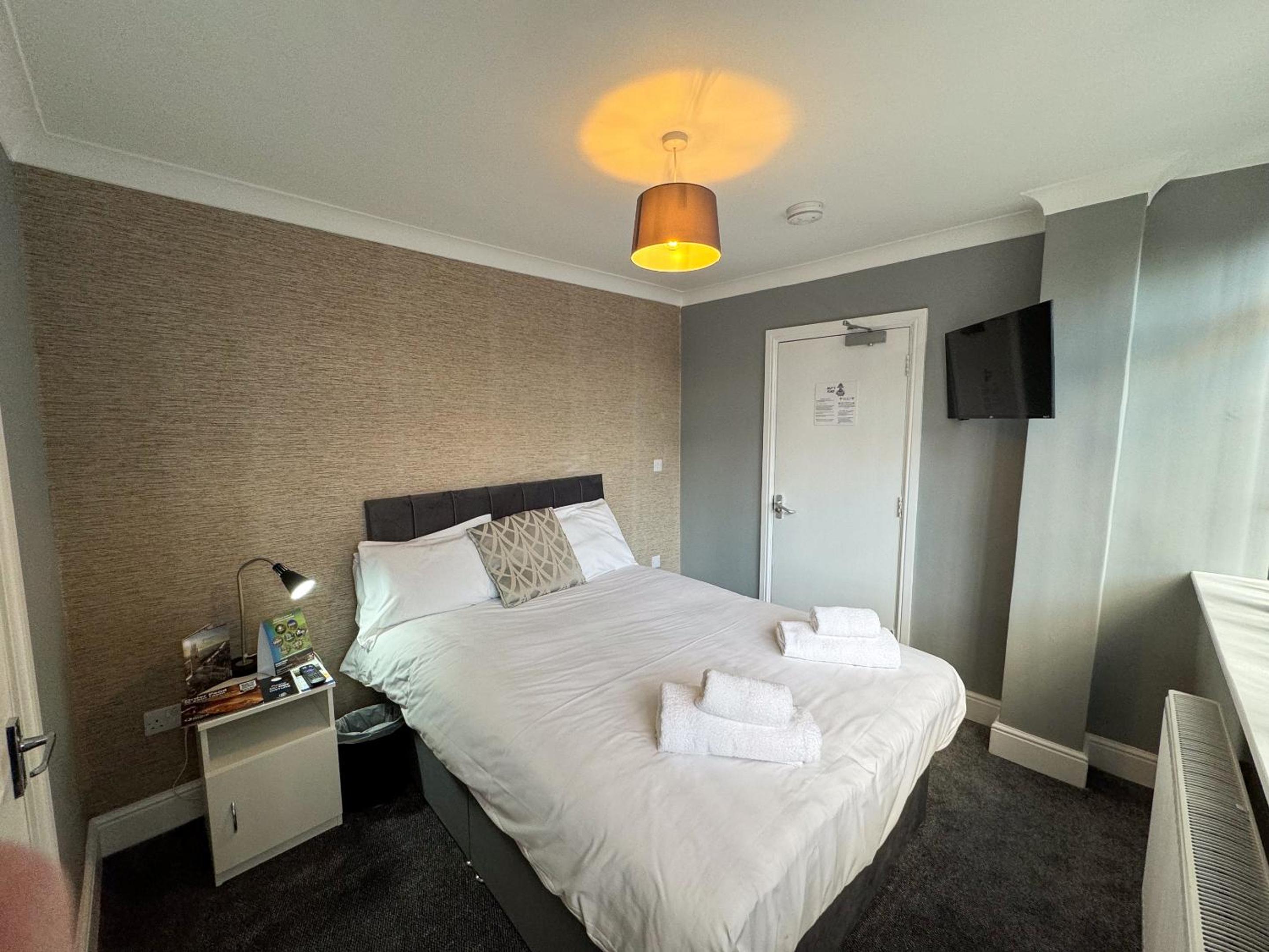 Standard King Room - Photo 22