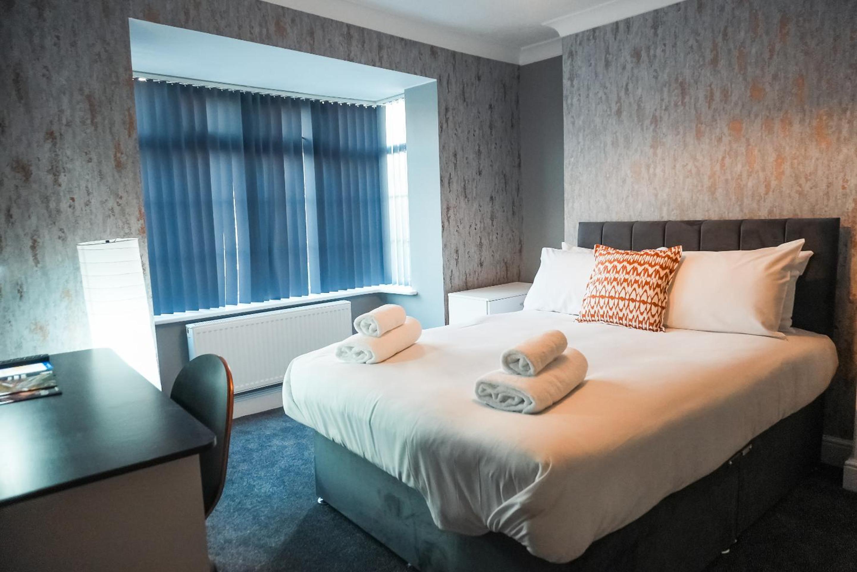 Standard King Room - Photo 14