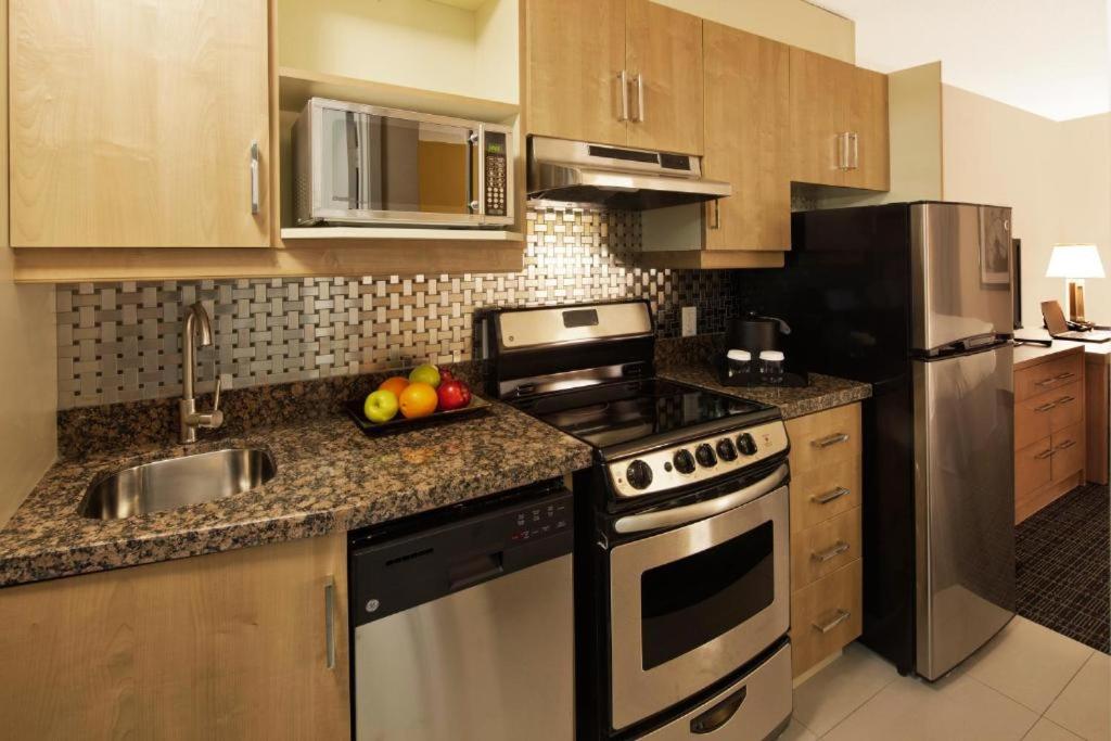 Stay Inn Express Toronto — photo 49
