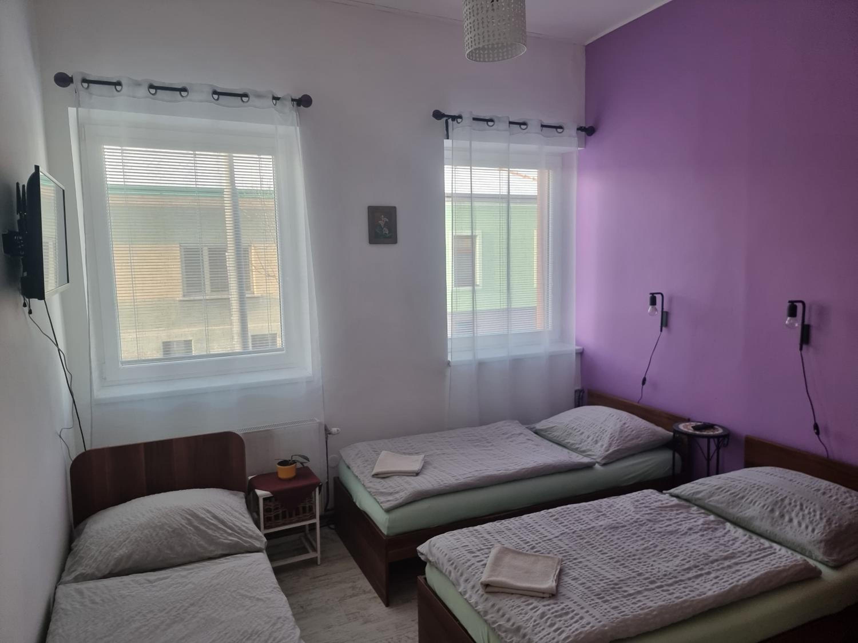 Economy Triple Room with Shared Bathroom photo 1
