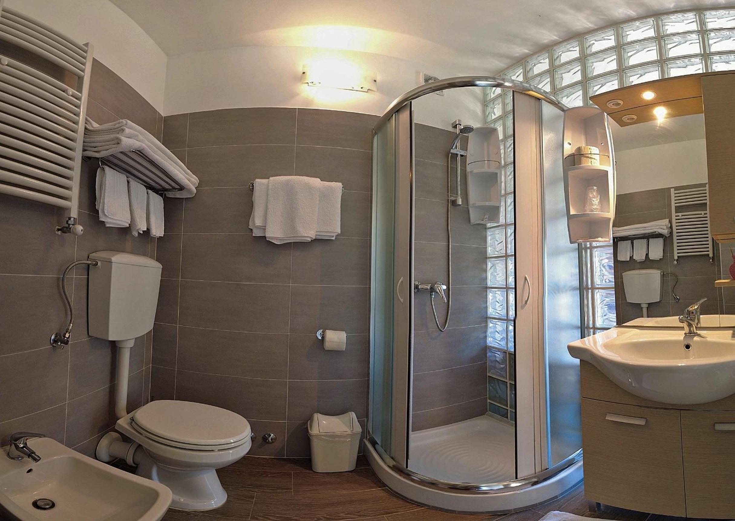 Triple Room - Photo 8