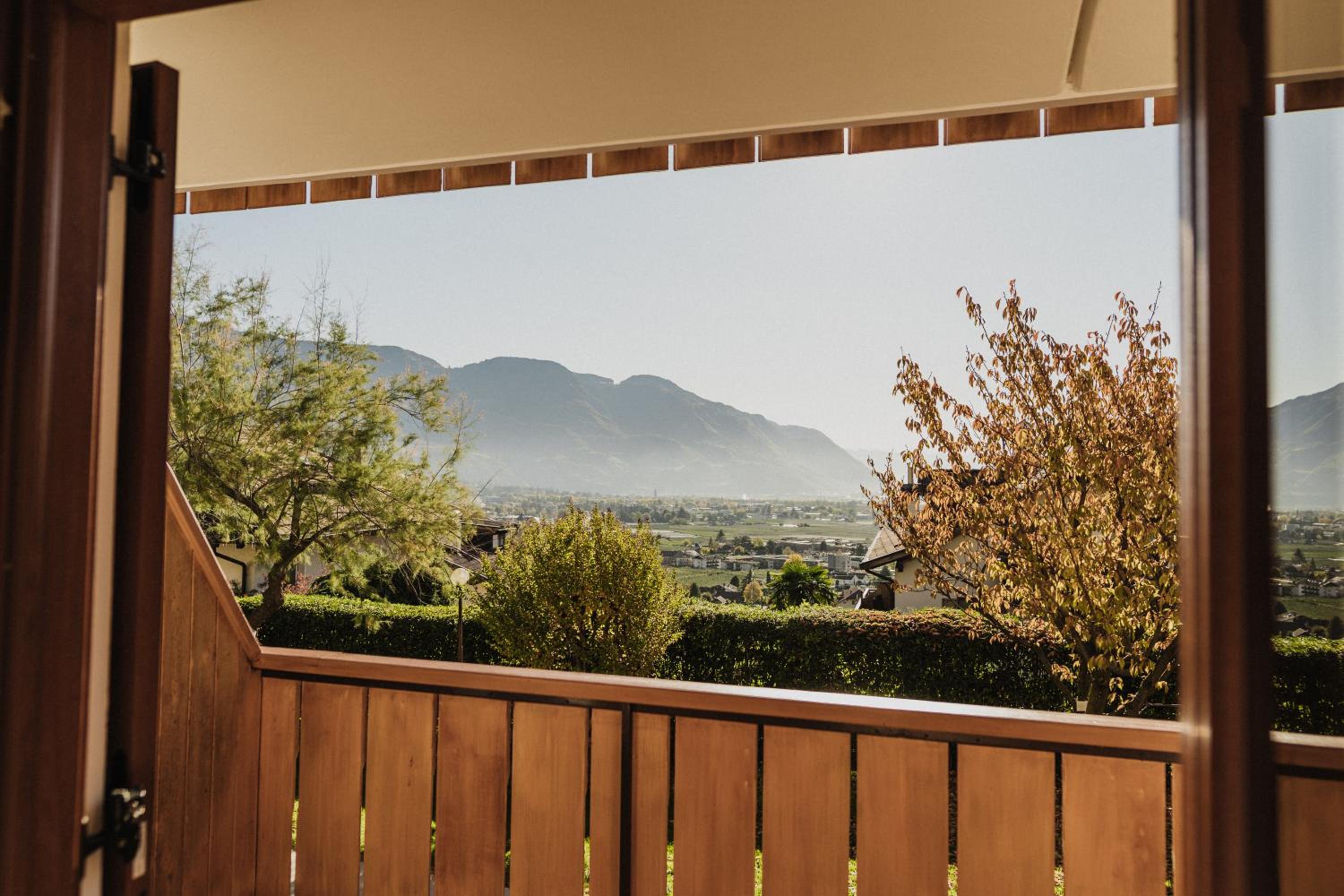 Deluxe Double Room with Balcony photo 2