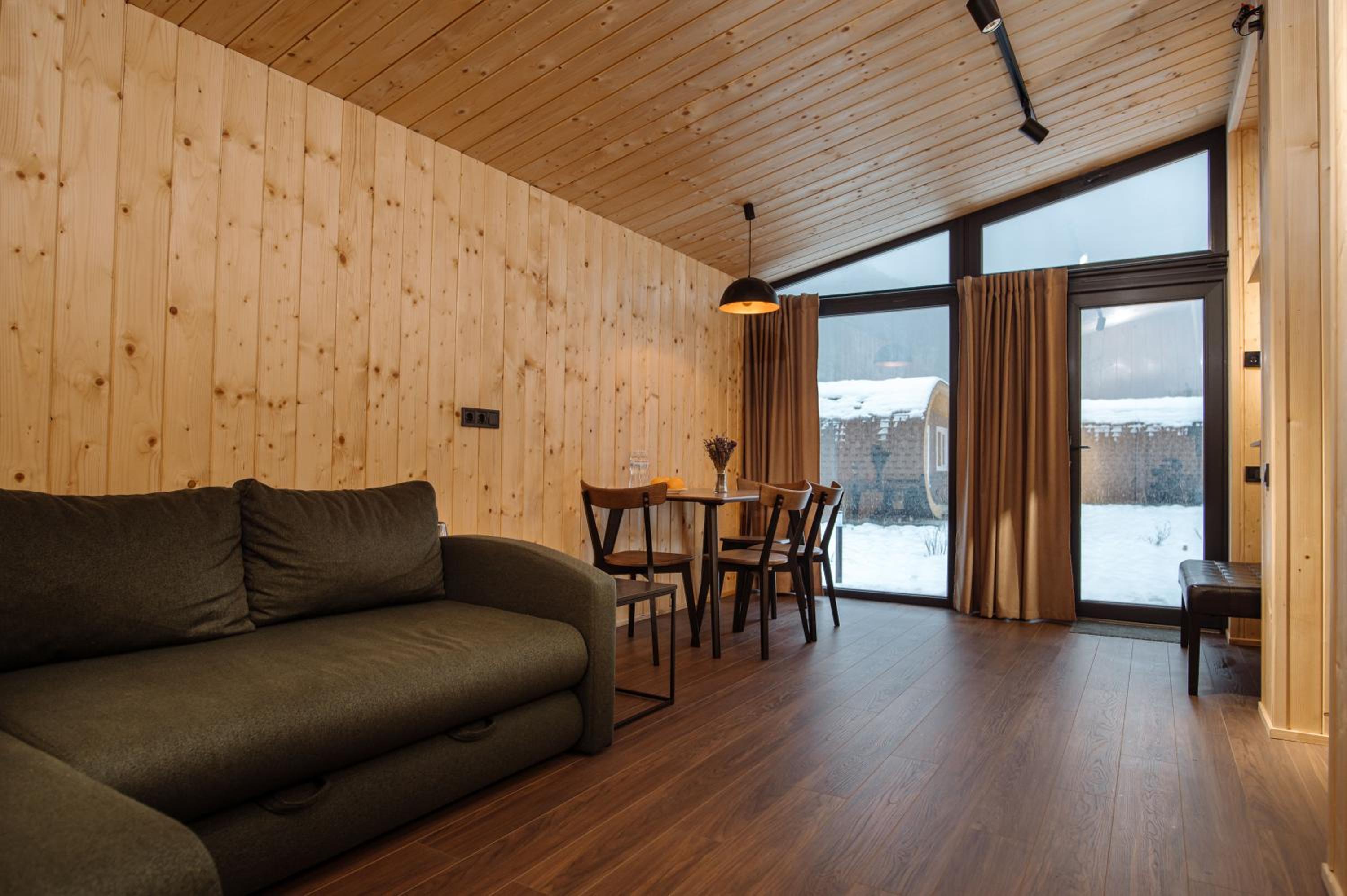 One-Bedroom House photo 1